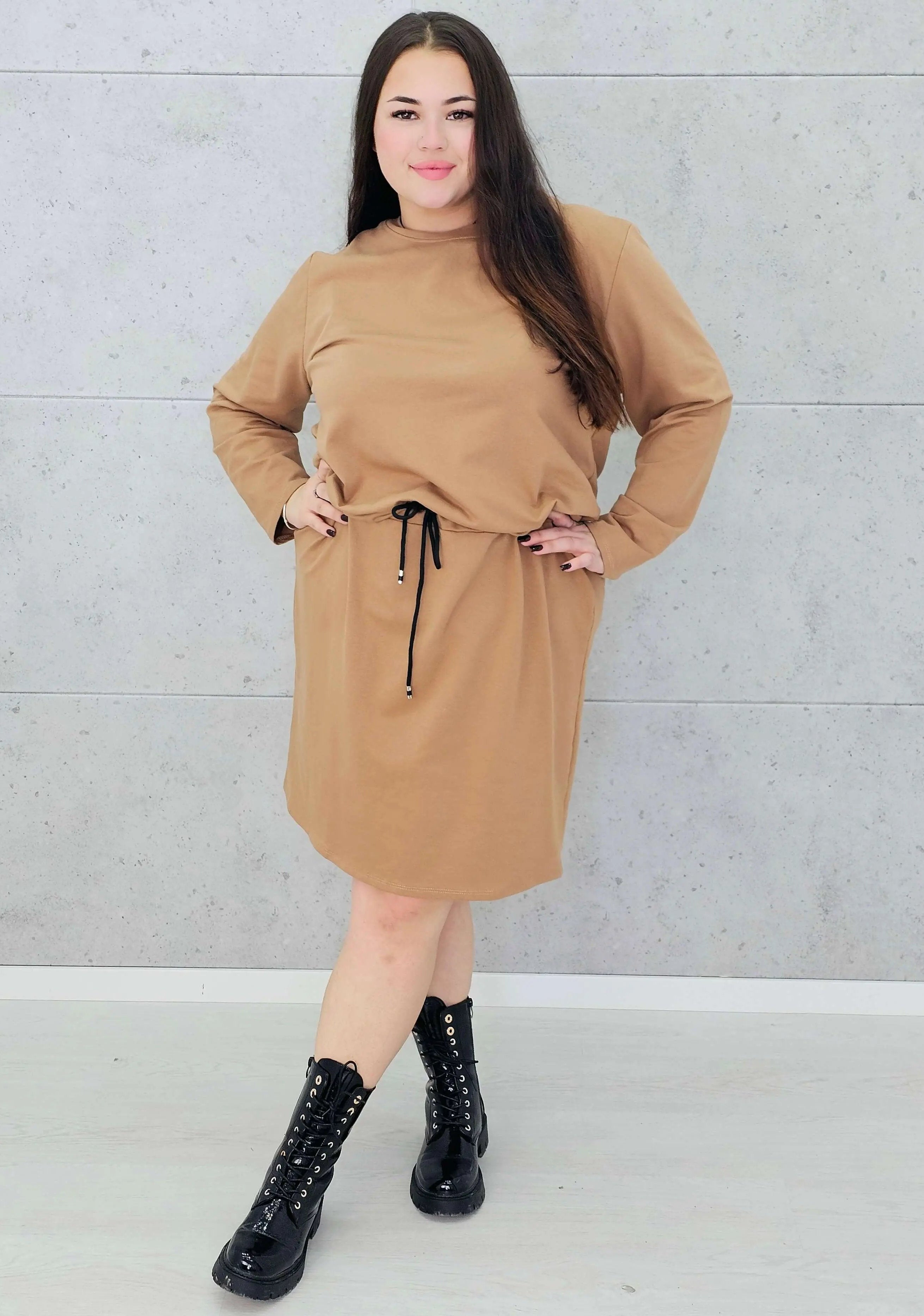 Sukienka dresowa z wiązaniem w talii – moda dla kobiet plus size Stylowa XL