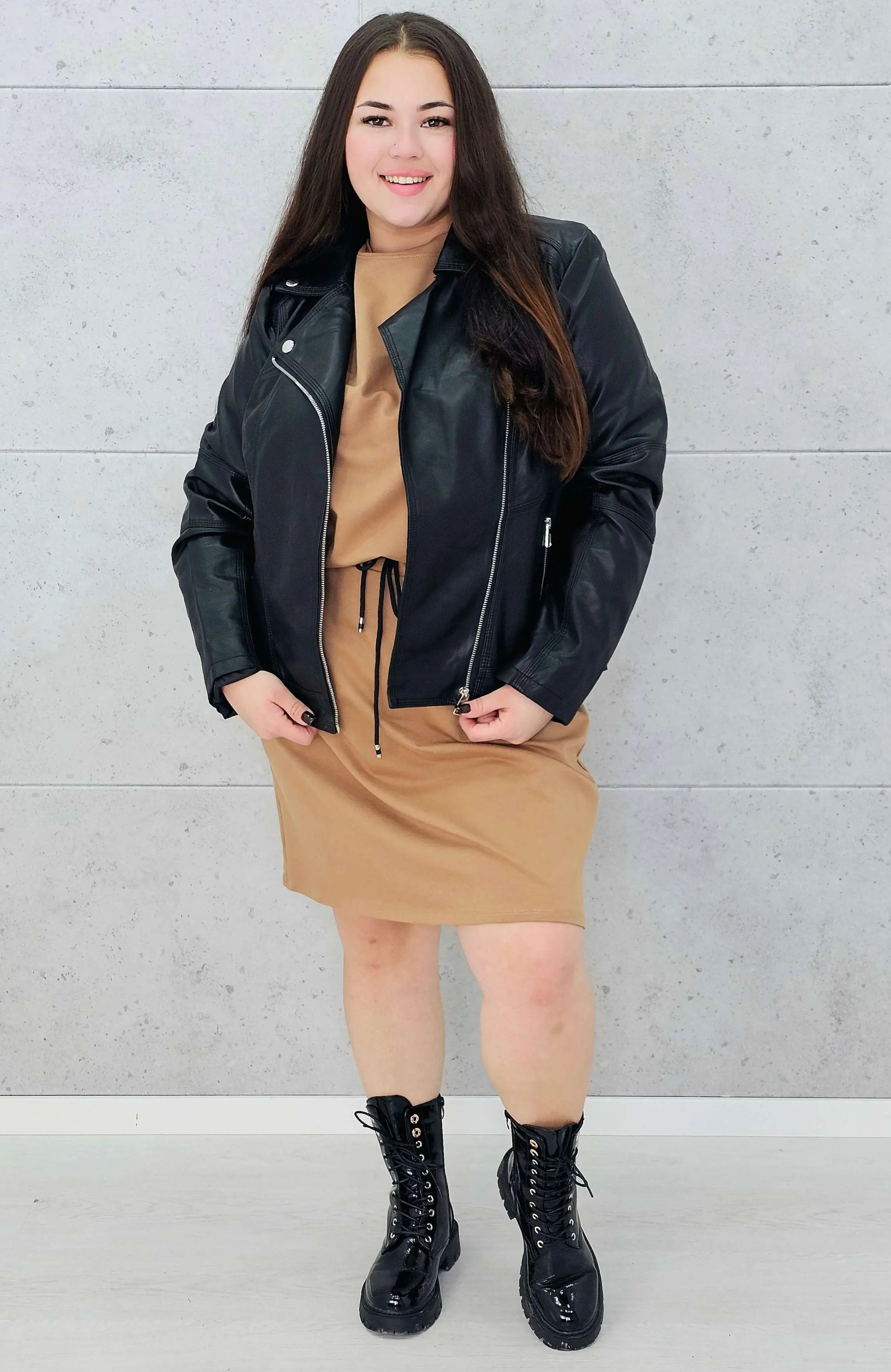 Sukienka dresowa z wiązaniem w talii – moda dla kobiet plus size Stylowa XL