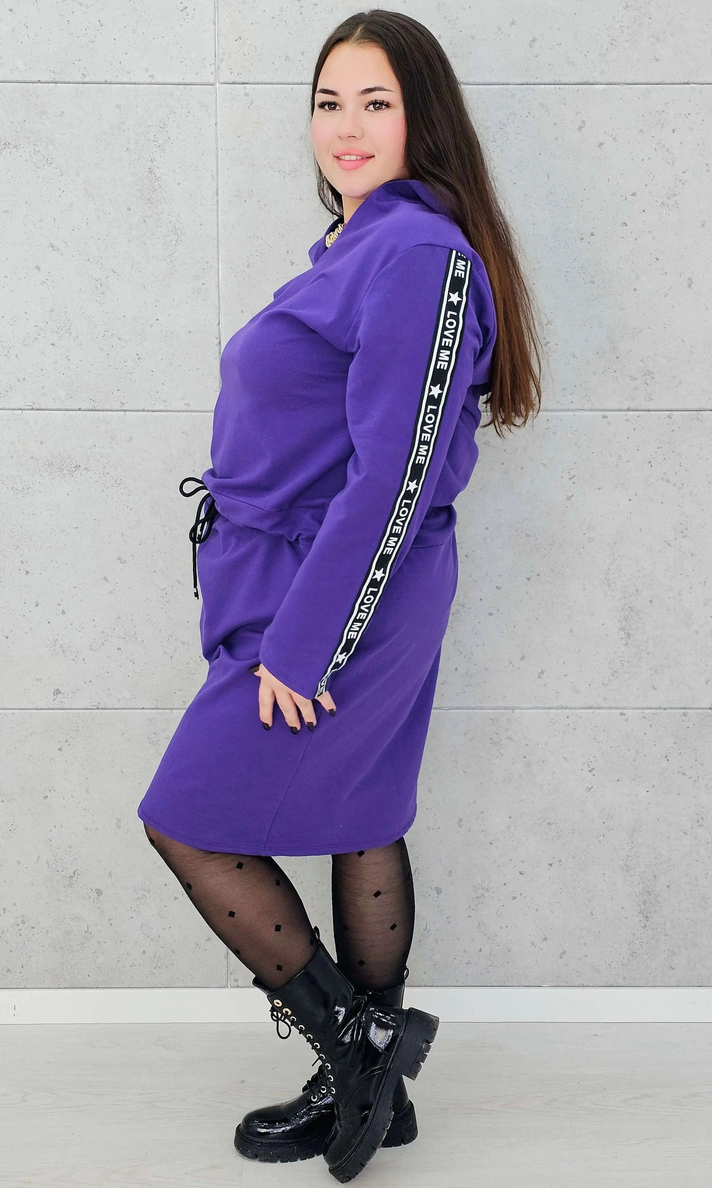 Sukienka dresowa z wiązaniem w talii i kapturem – moda dla kobiet plus size Stylowa XL