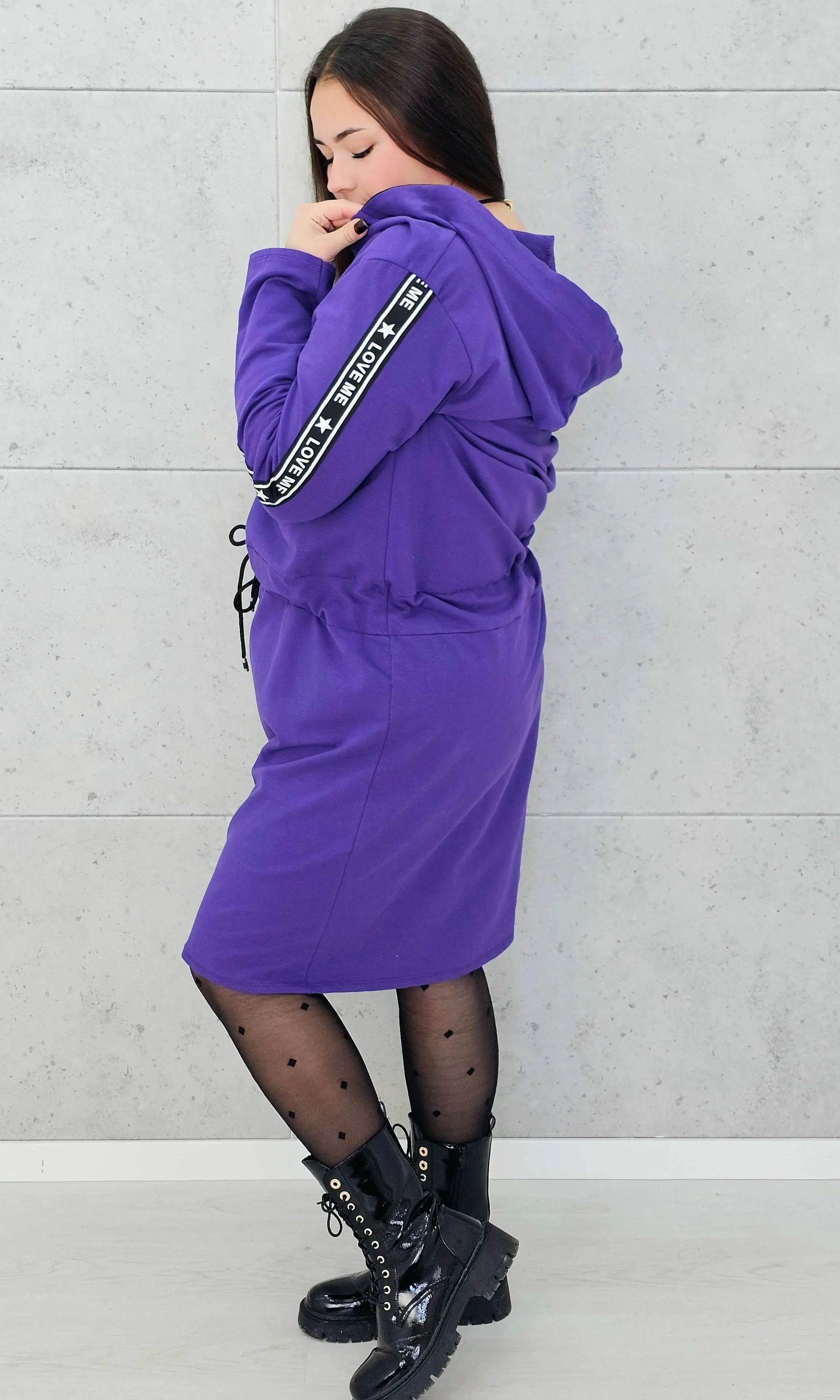 Sukienka dresowa z wiązaniem w talii i kapturem – moda dla kobiet plus size Stylowa XL