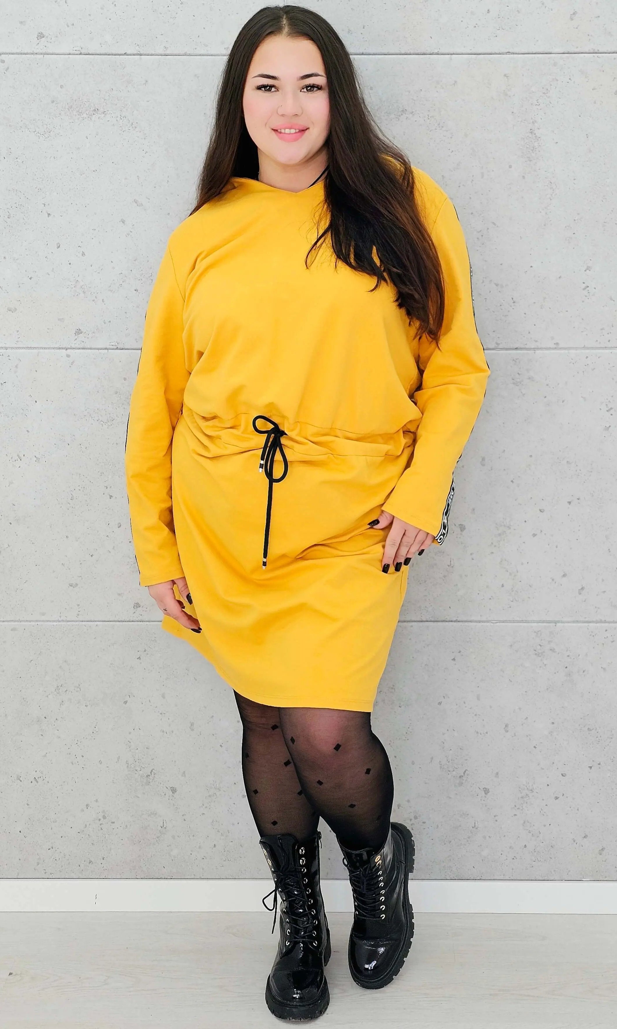 Sukienka dresowa z wiązaniem w talii i kapturem – moda dla kobiet plus size Stylowa XL