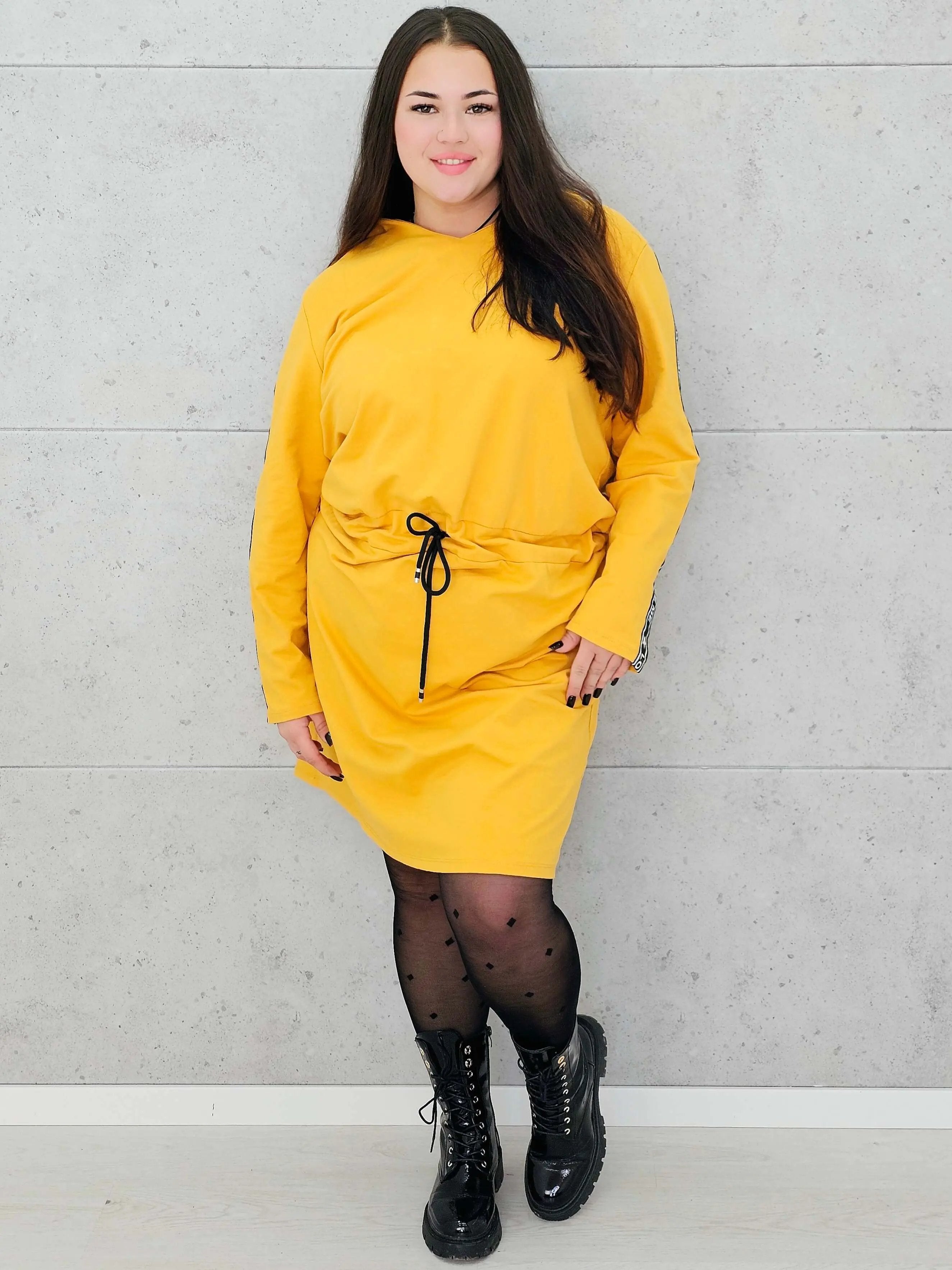 Sukienka dresowa z wiązaniem w talii i kapturem – moda dla kobiet plus size Stylowa XL