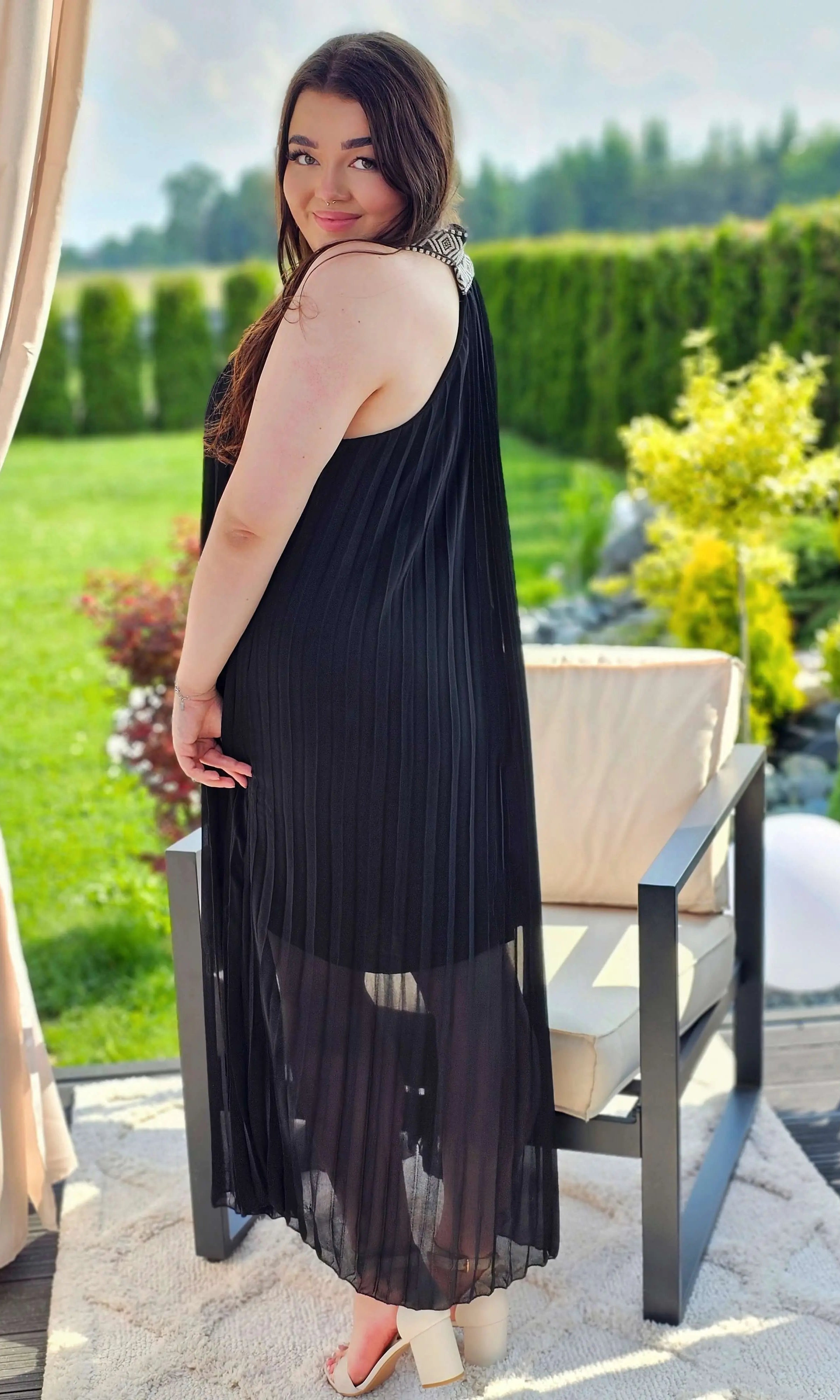 Sukienka elegancka czarna plisowana Stylowa XL