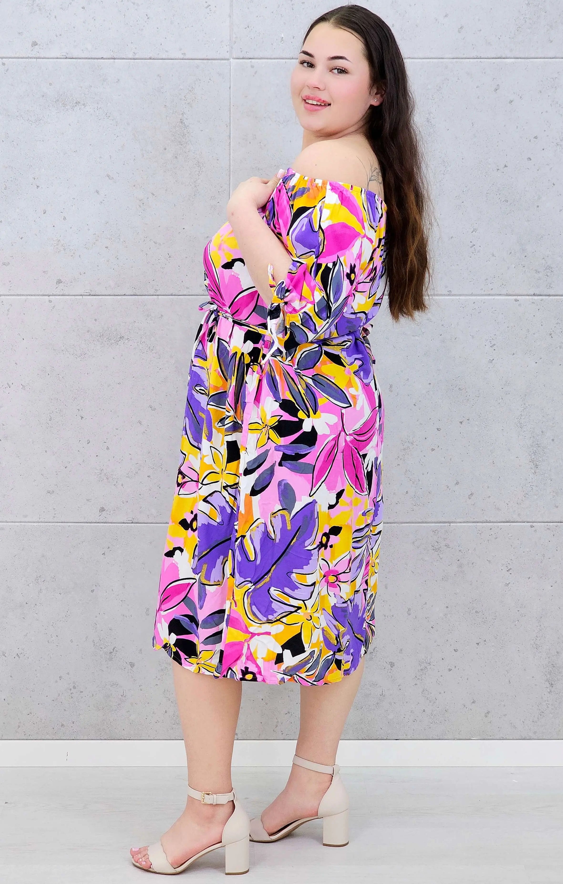 Sukienka hiszpanka midi z wiązanymi rękawami i kwiatowym printem Stylowa XL