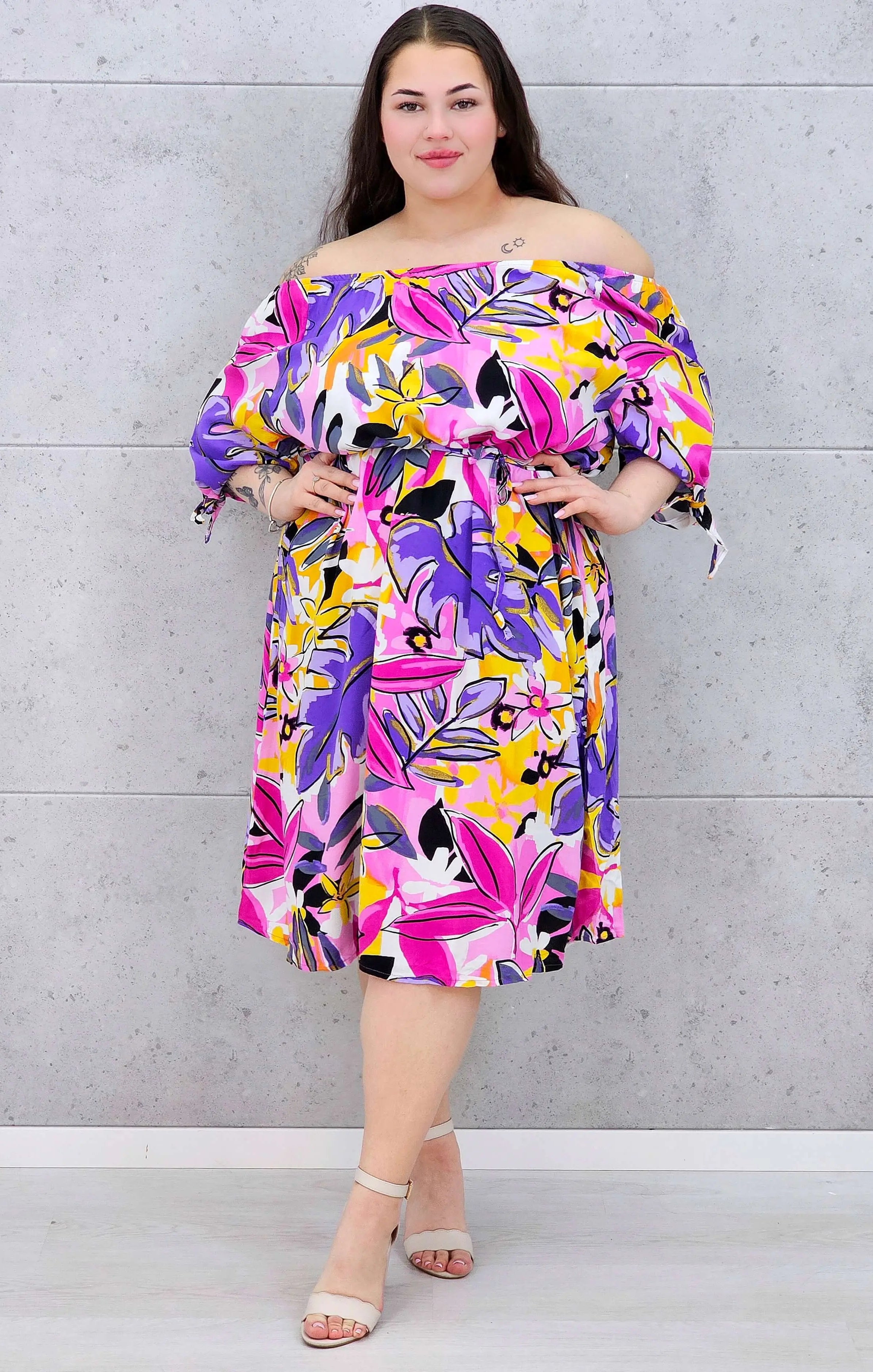 Sukienka hiszpanka midi z wiązanymi rękawami i kwiatowym printem Stylowa XL