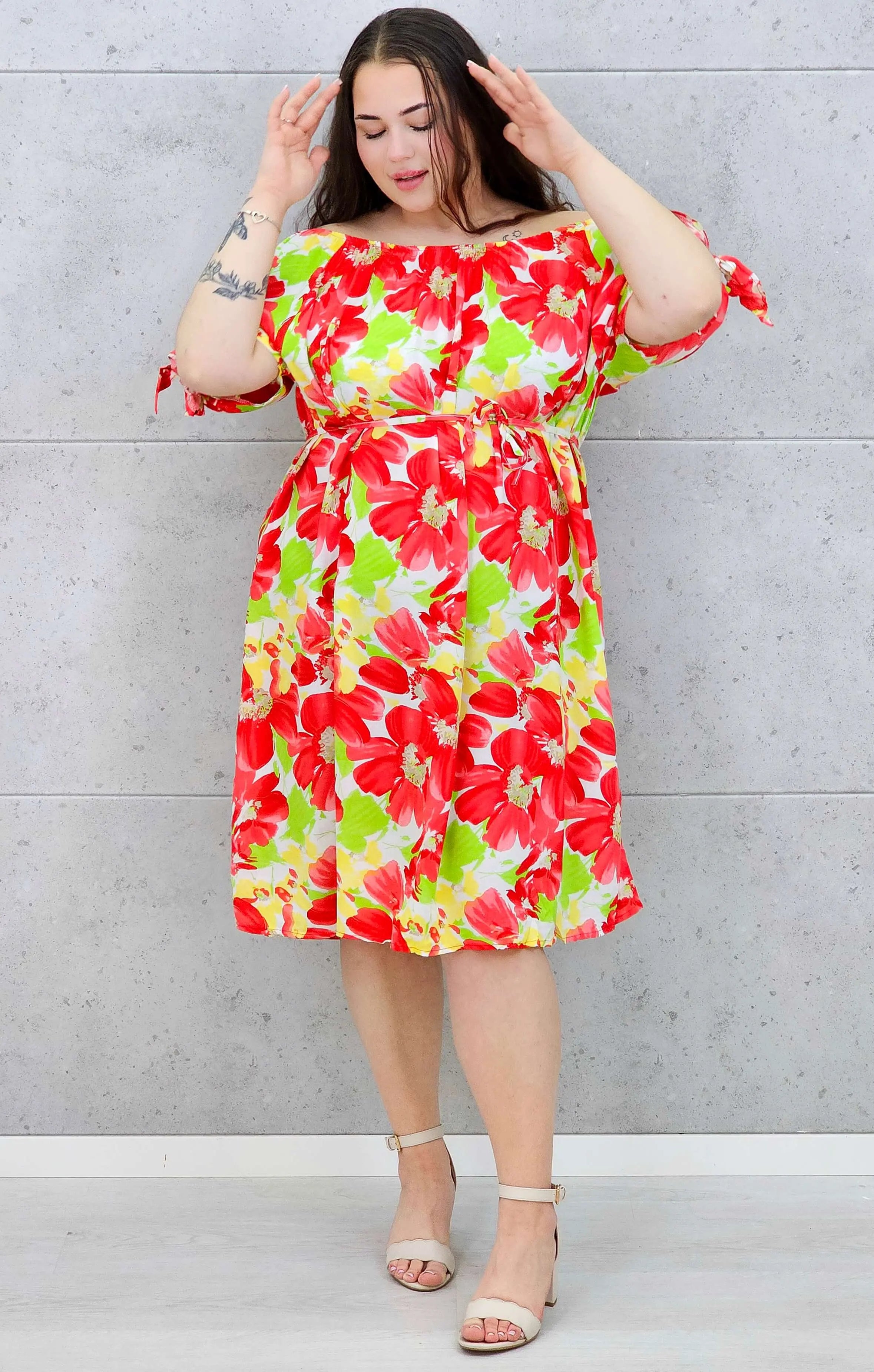 Sukienka hiszpanka midi z wiązanymi rękawami i kwiatowym printem Stylowa XL