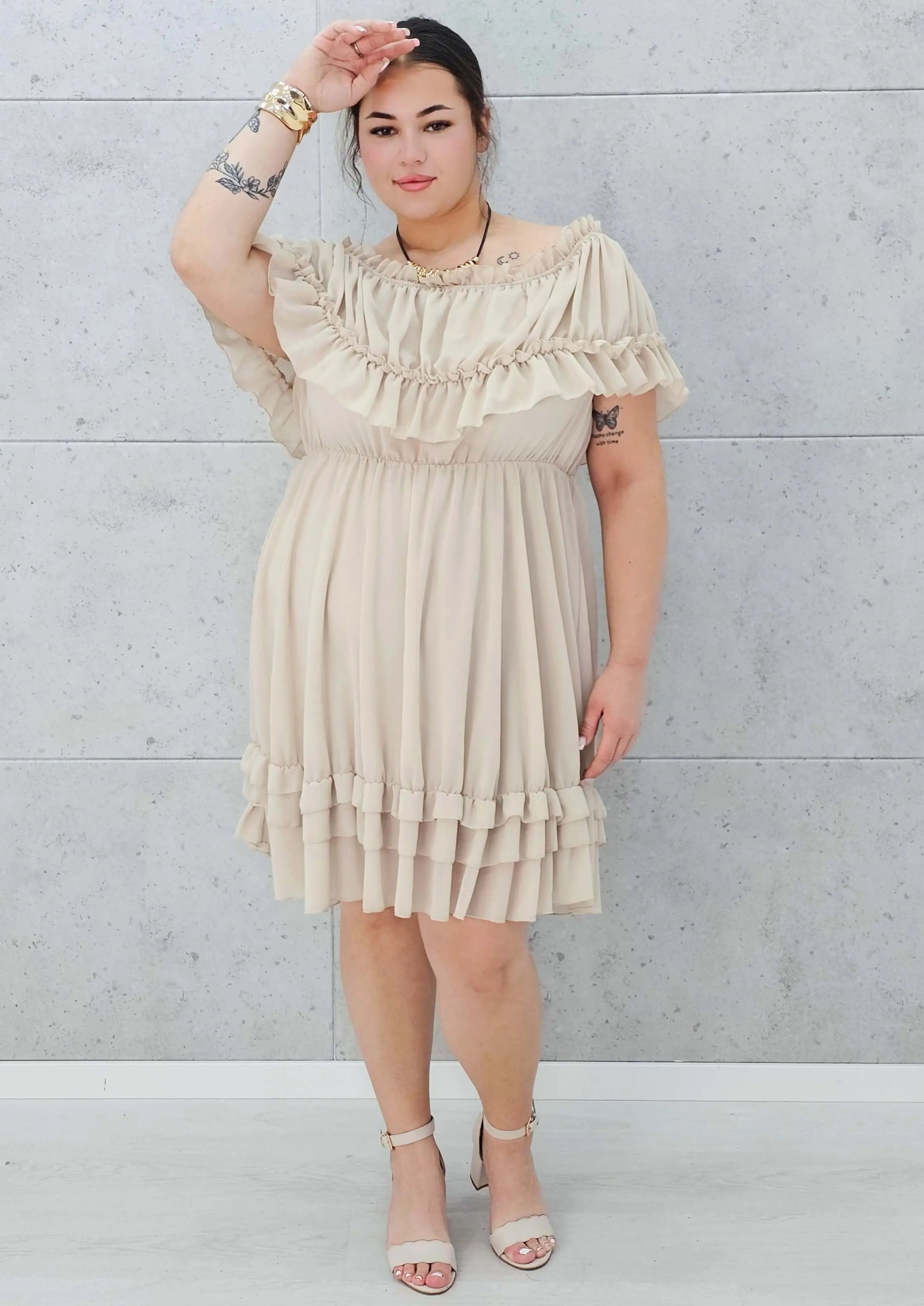 Sukienka hiszpanka mini z falbanami - beż Stylowa XL