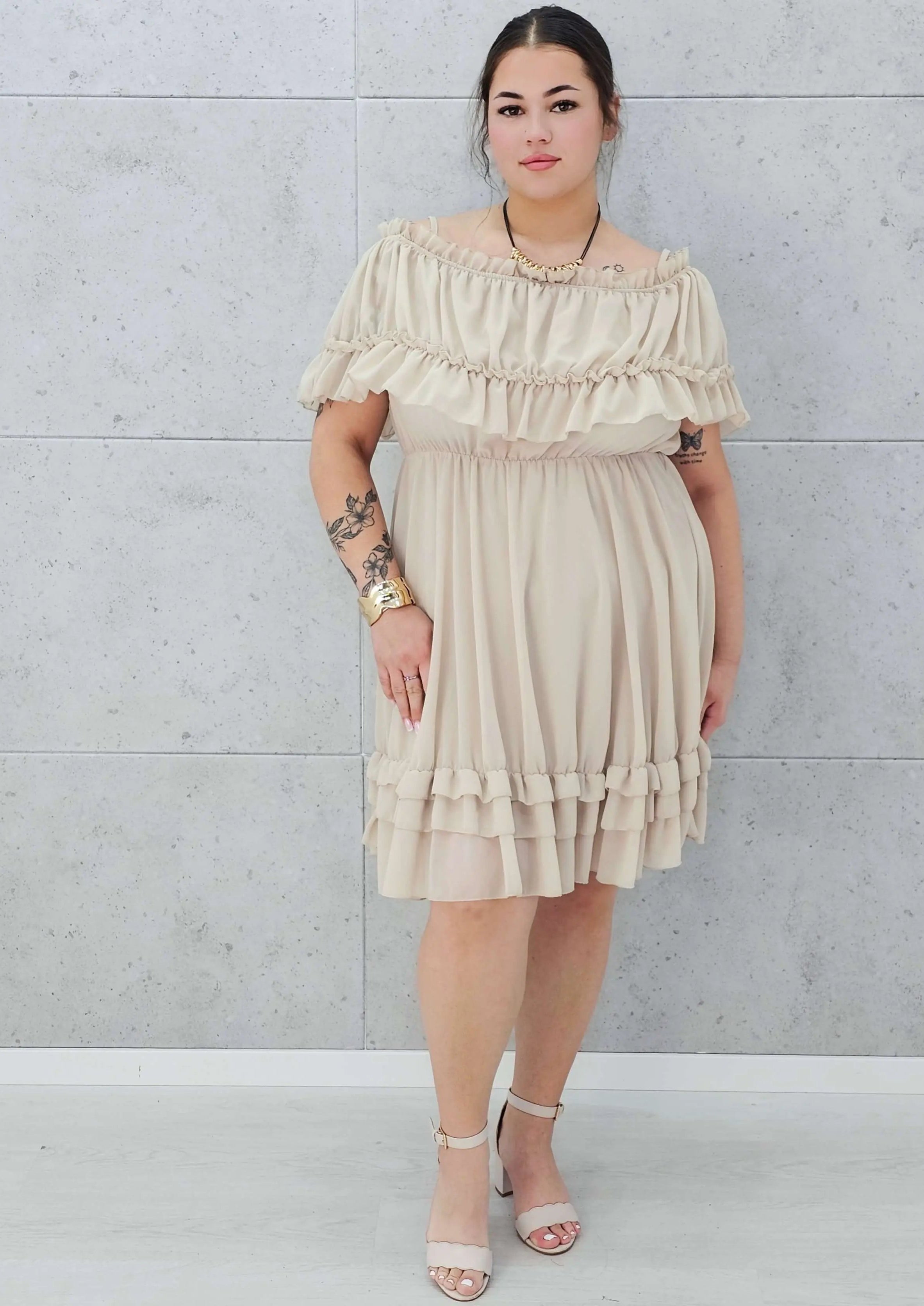 Sukienka hiszpanka mini z falbanami - beż Stylowa XL