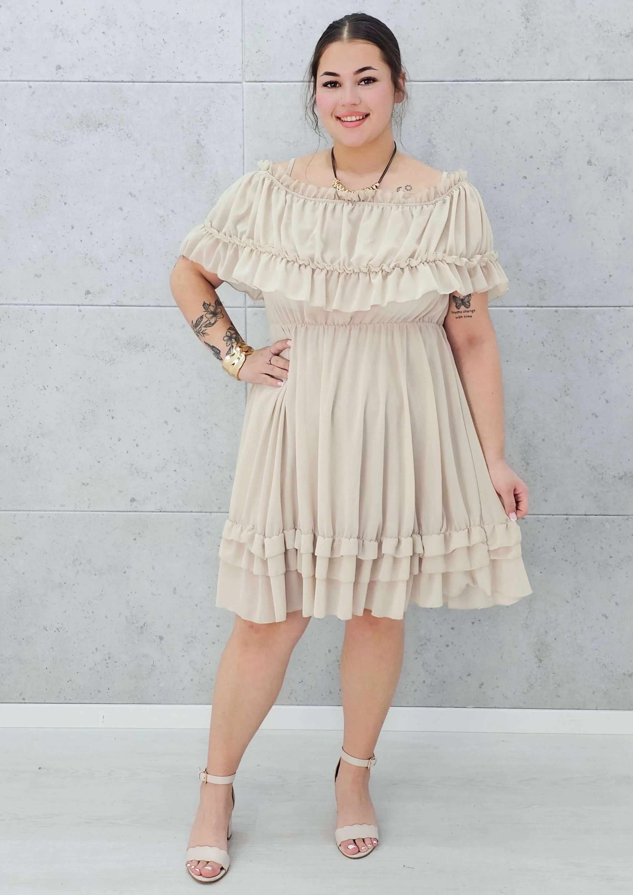 Sukienka hiszpanka mini z falbanami - beż Stylowa XL