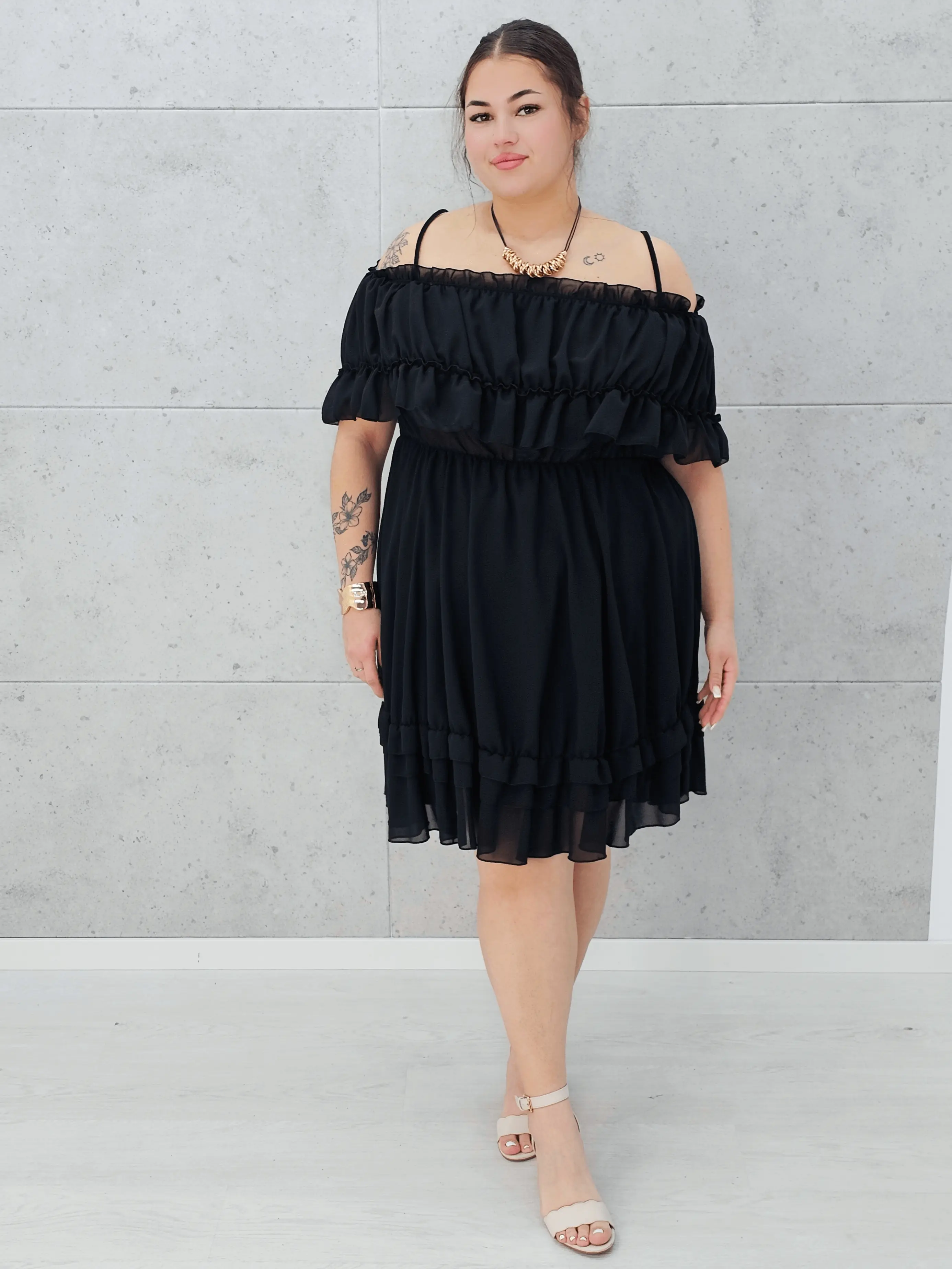 Sukienka hiszpanka mini z falbanami - czerń Stylowa XL