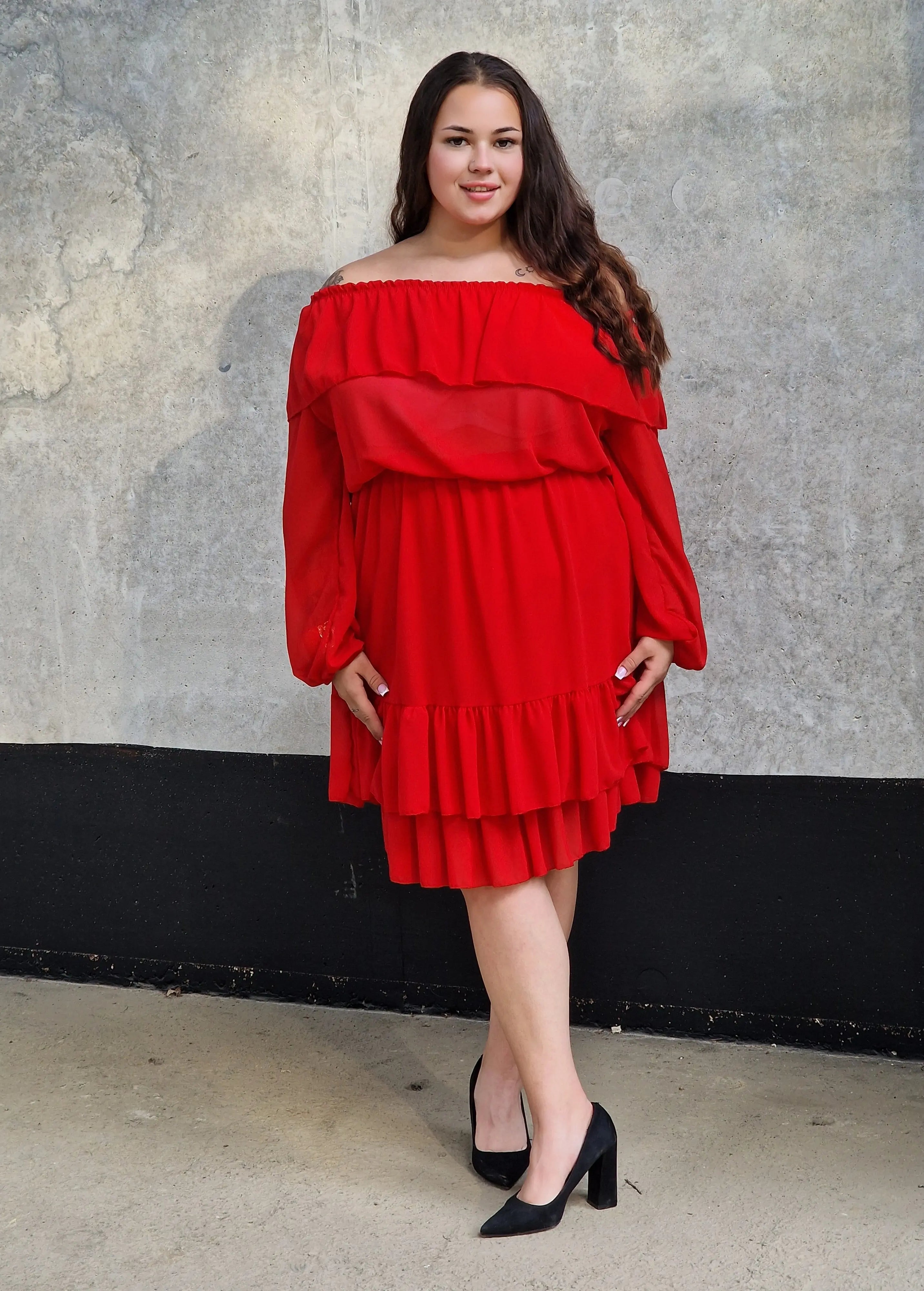 Sukienka hiszpanka plus size – zmysłowa, kobieca i modna propozycja na każdą okazję Stylowa XL