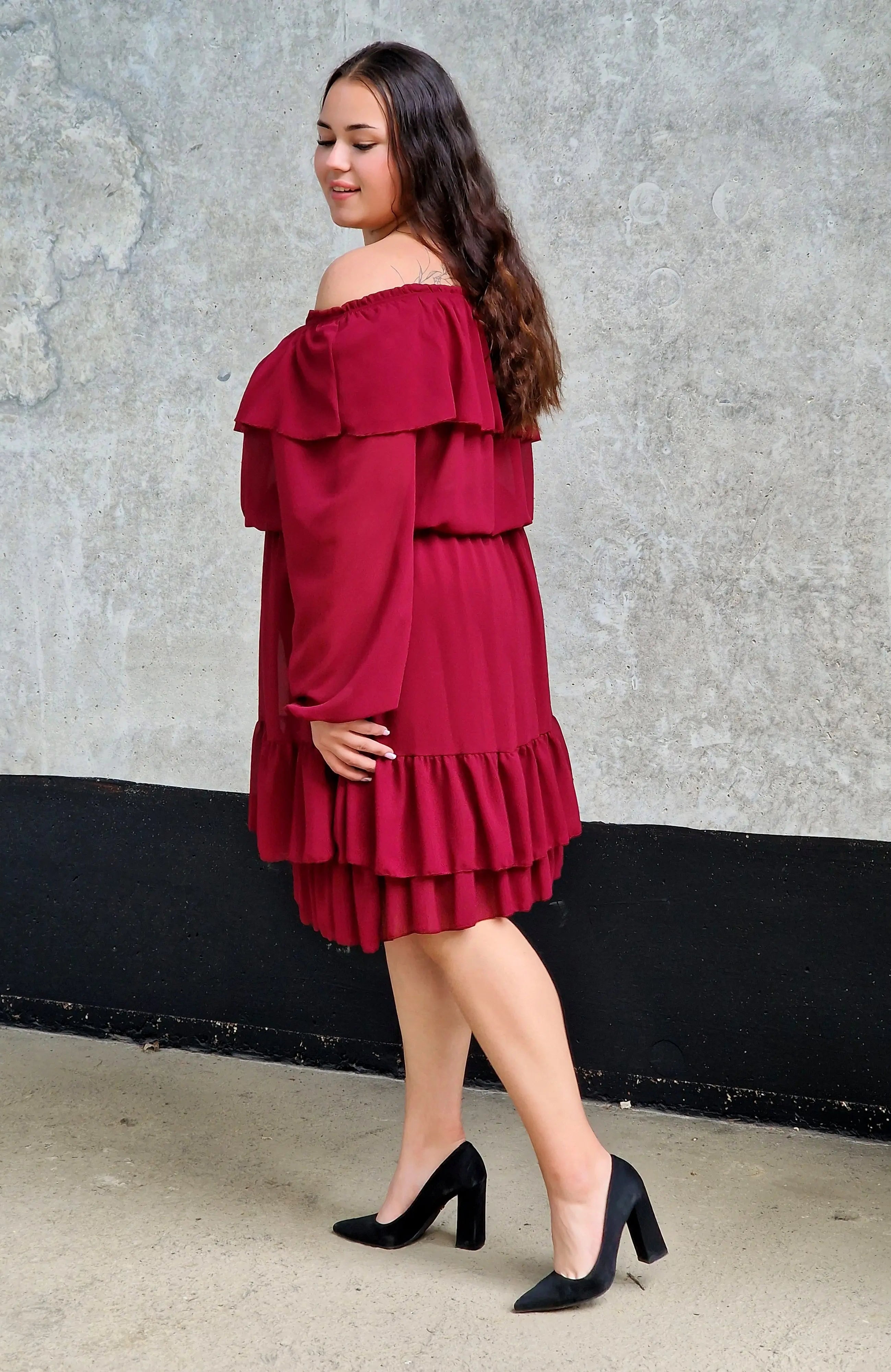 Sukienka hiszpanka plus size – zmysłowa, kobieca i modna propozycja na każdą okazję Stylowa XL