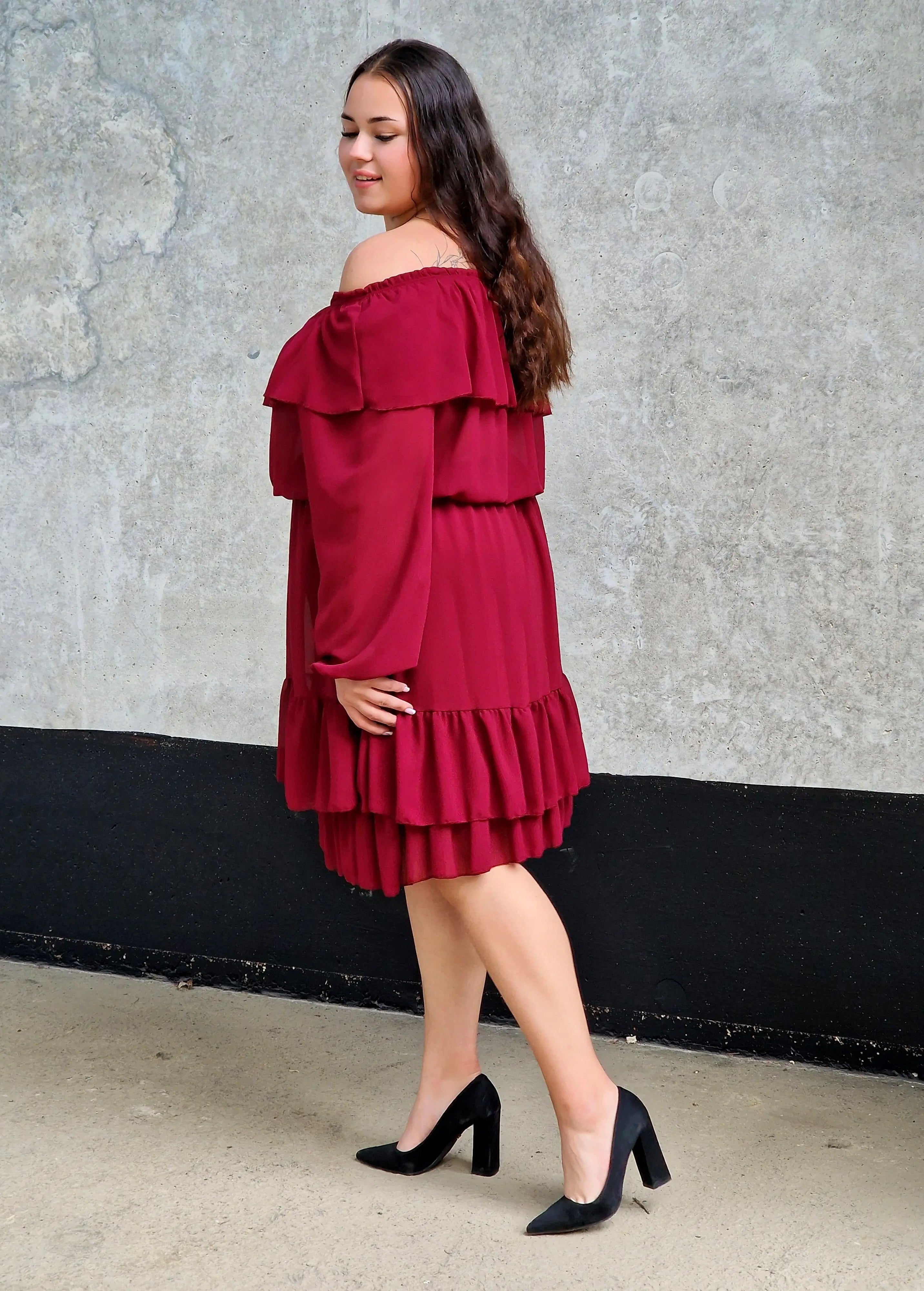 Sukienka hiszpanka plus size – zmysłowa, kobieca i modna propozycja na każdą okazję Stylowa XL