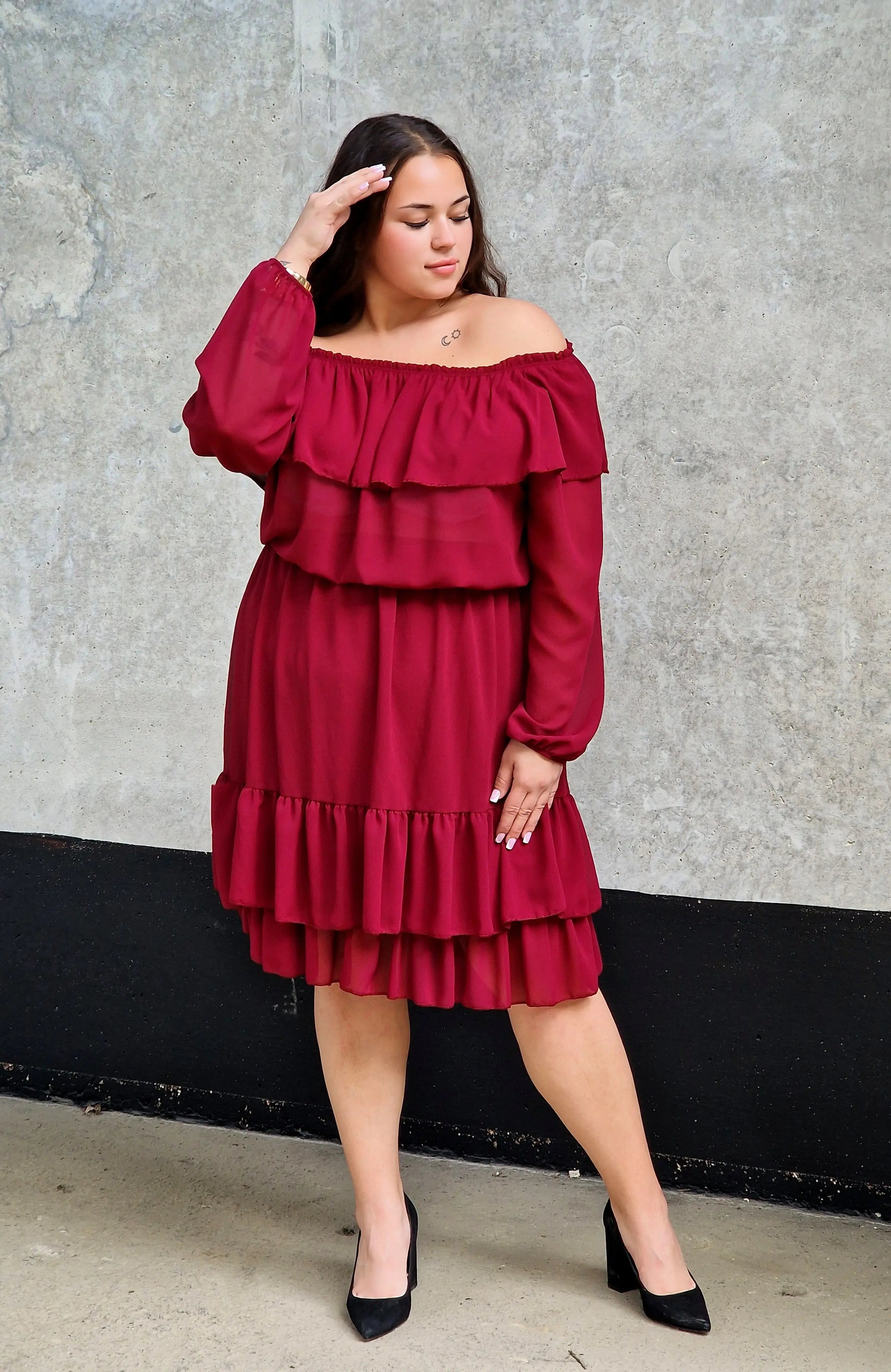 Sukienka hiszpanka plus size – zmysłowa, kobieca i modna propozycja na każdą okazję Stylowa XL