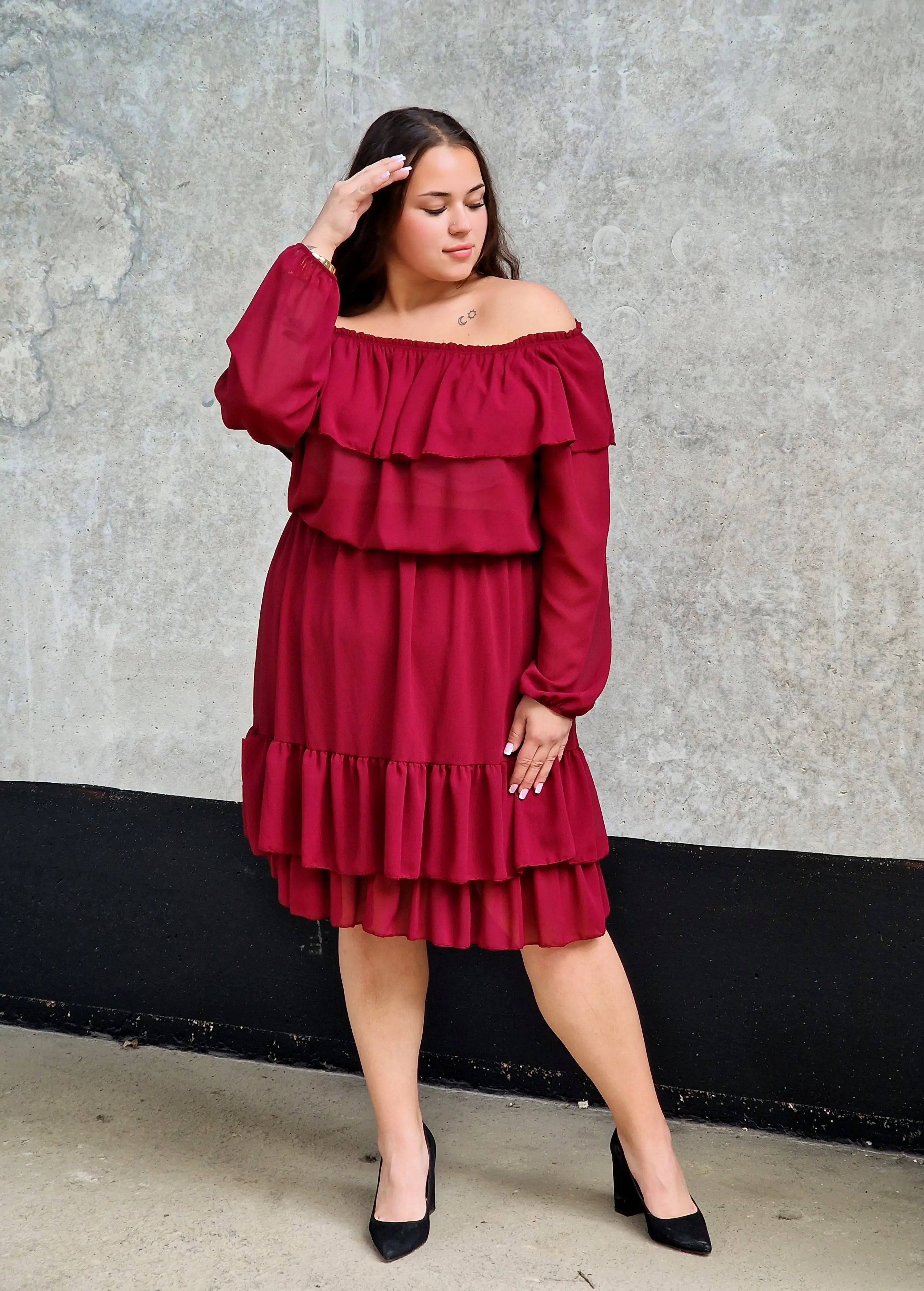 Sukienka hiszpanka plus size – zmysłowa, kobieca i modna propozycja na każdą okazję Stylowa XL