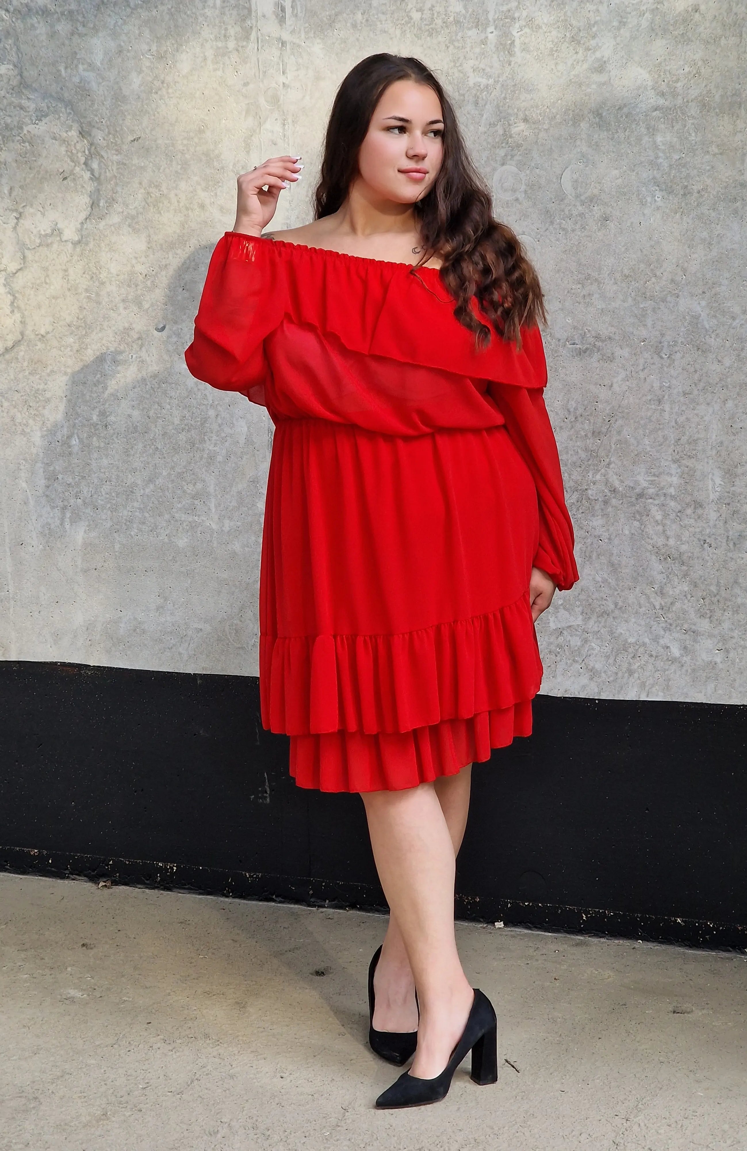 Sukienka hiszpanka plus size – zmysłowa, kobieca i modna propozycja na każdą okazję Stylowa XL