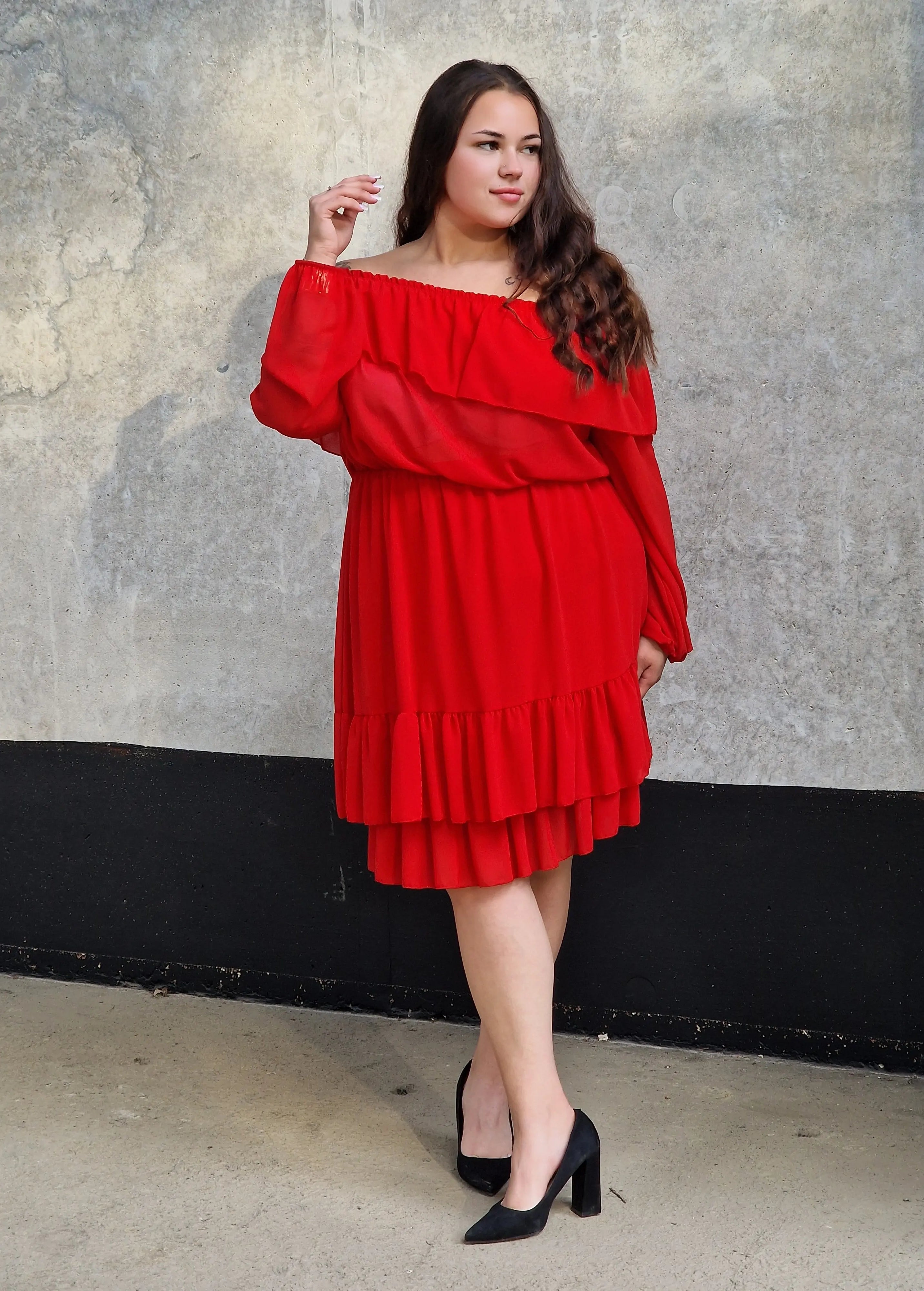 Sukienka hiszpanka plus size – zmysłowa, kobieca i modna propozycja na każdą okazję Stylowa XL