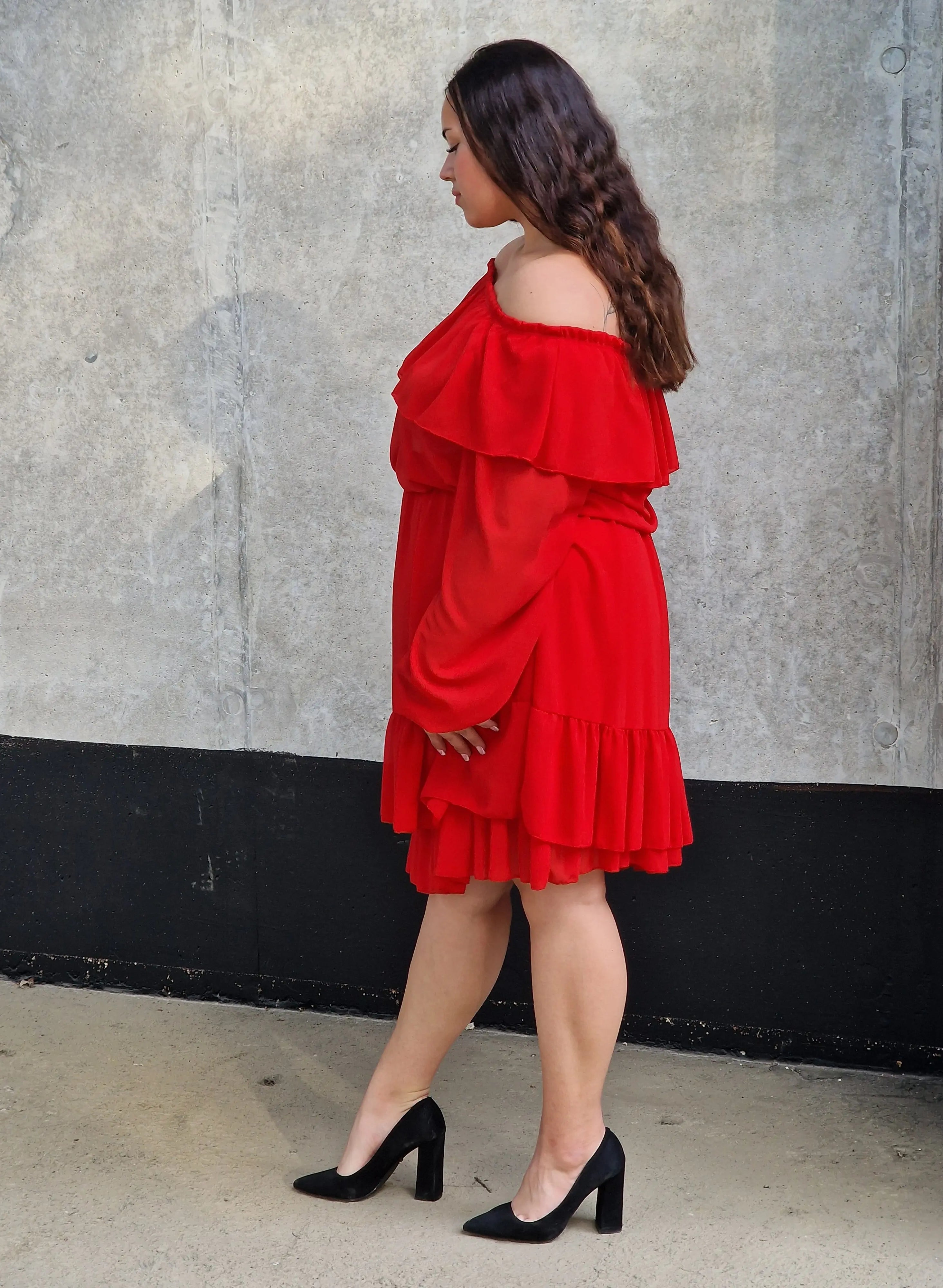 Sukienka hiszpanka plus size – zmysłowa, kobieca i modna propozycja na każdą okazję Stylowa XL