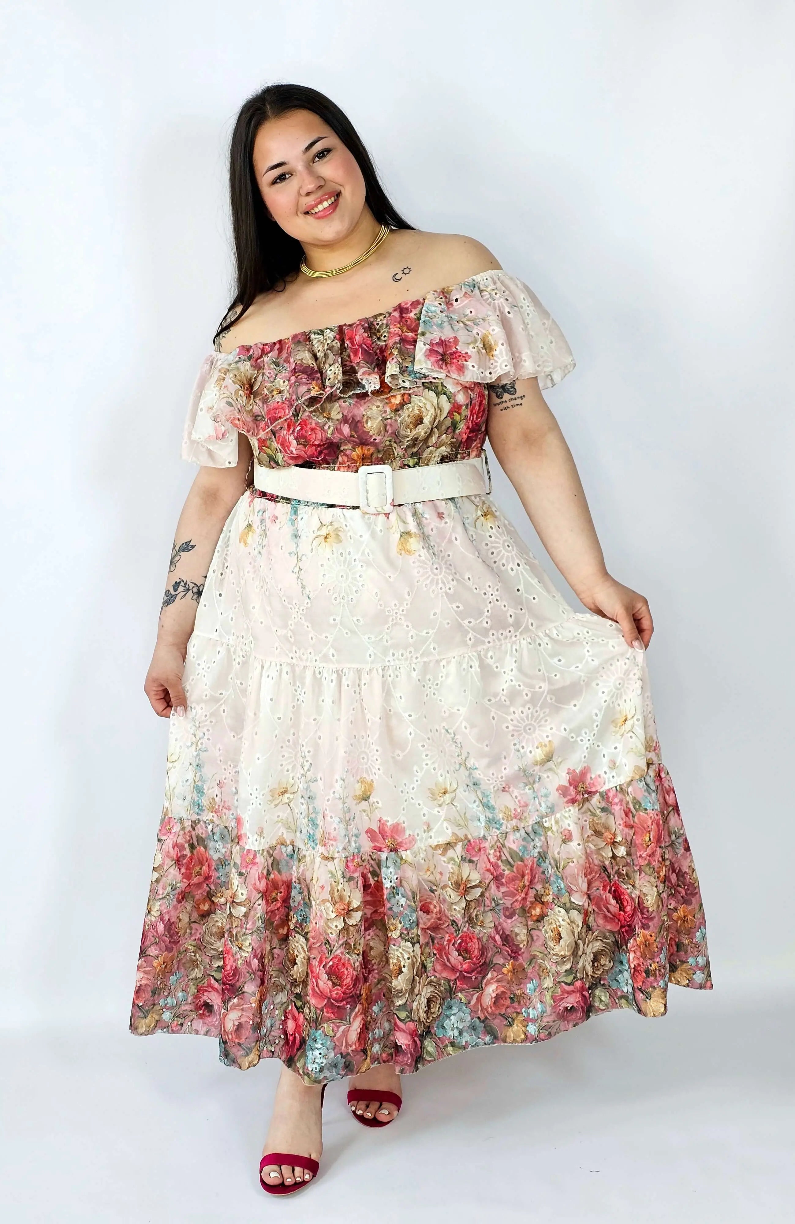 Sukienka hiszpanka plus size haftowana – romantyczna lekkość i styl XXL Stylowa XL