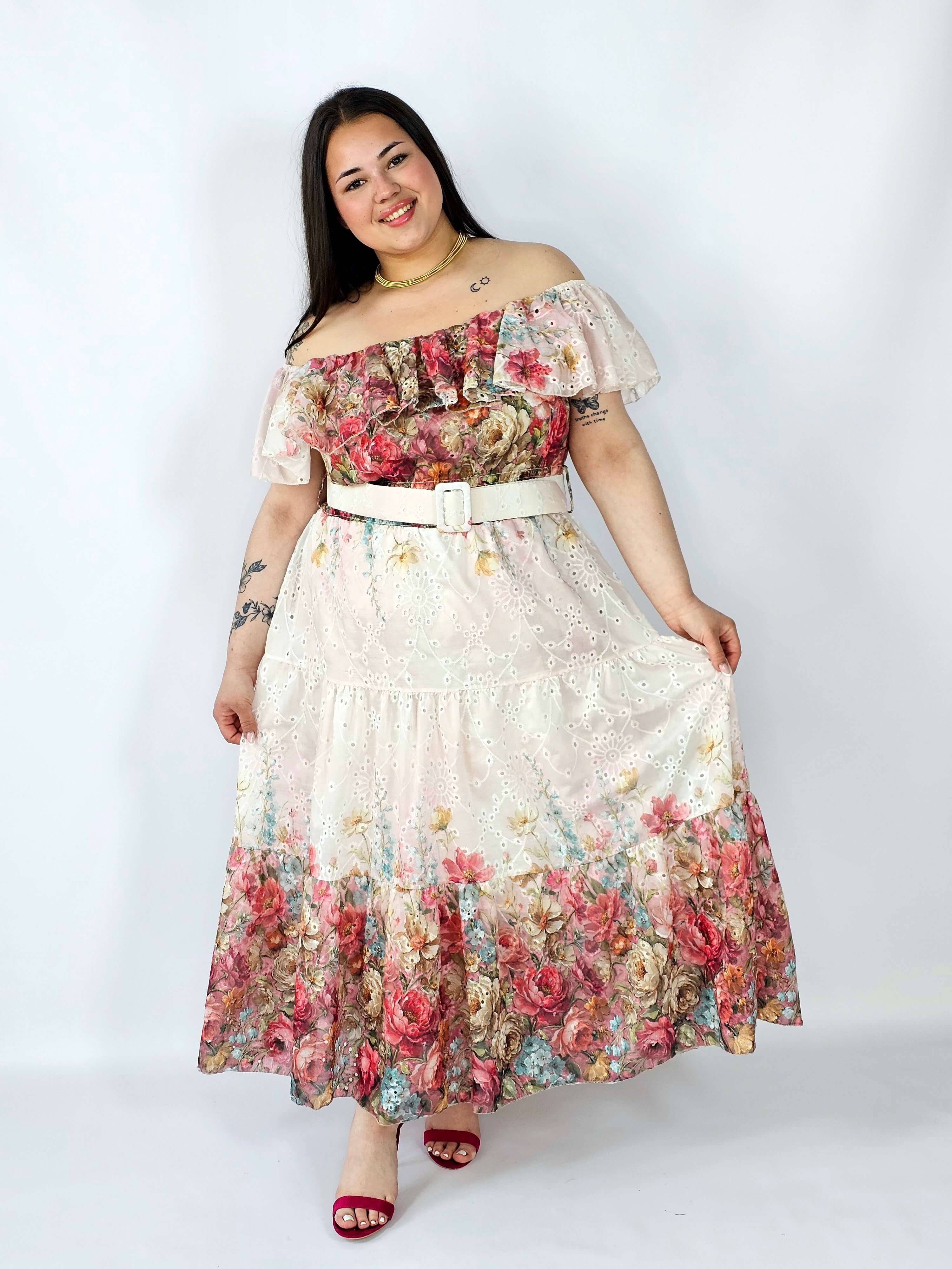 Sukienka hiszpanka plus size haftowana – romantyczna lekkość i styl XXL Stylowa XL