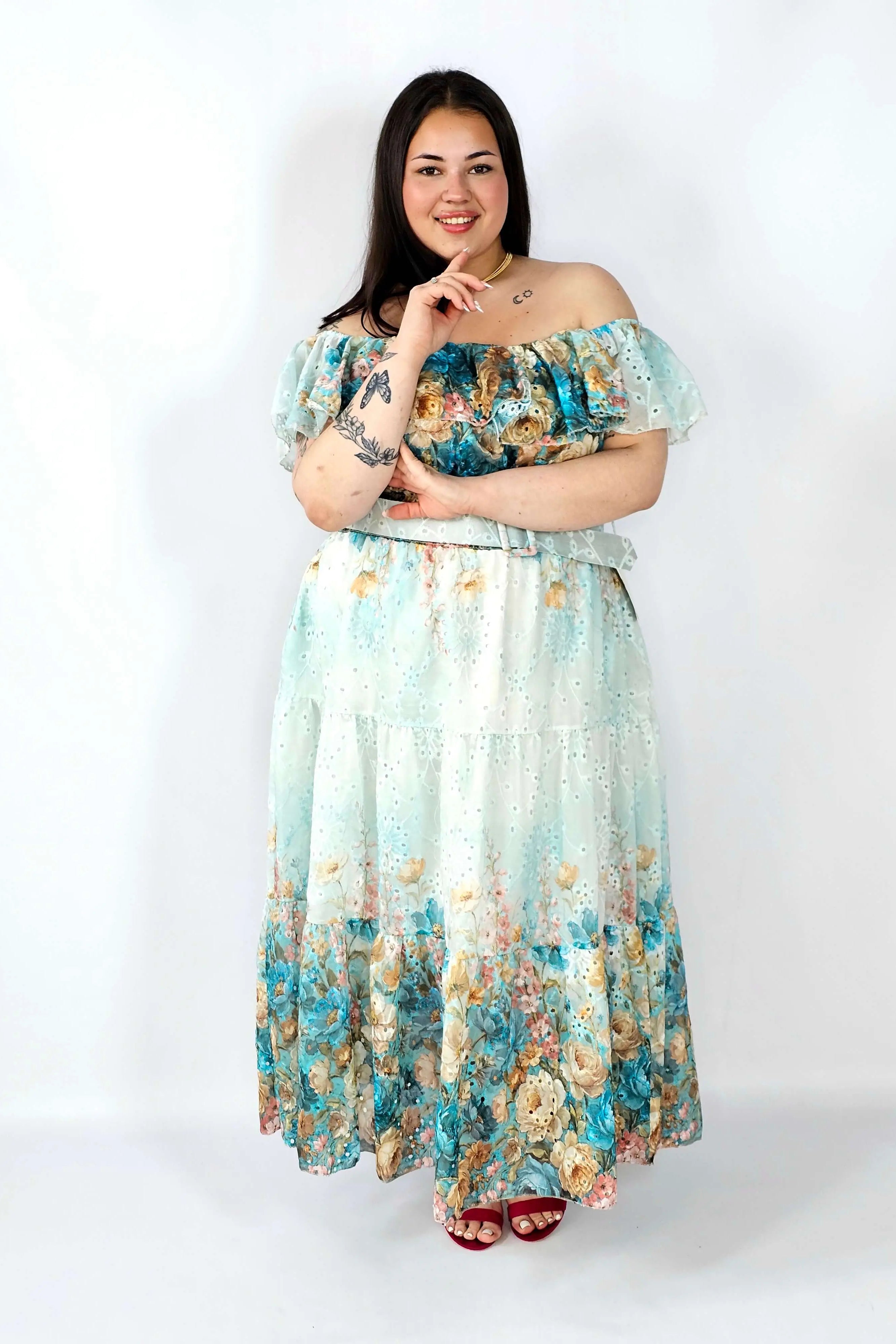 Sukienka hiszpanka plus size haftowana – romantyczna lekkość i styl XXL Stylowa XL