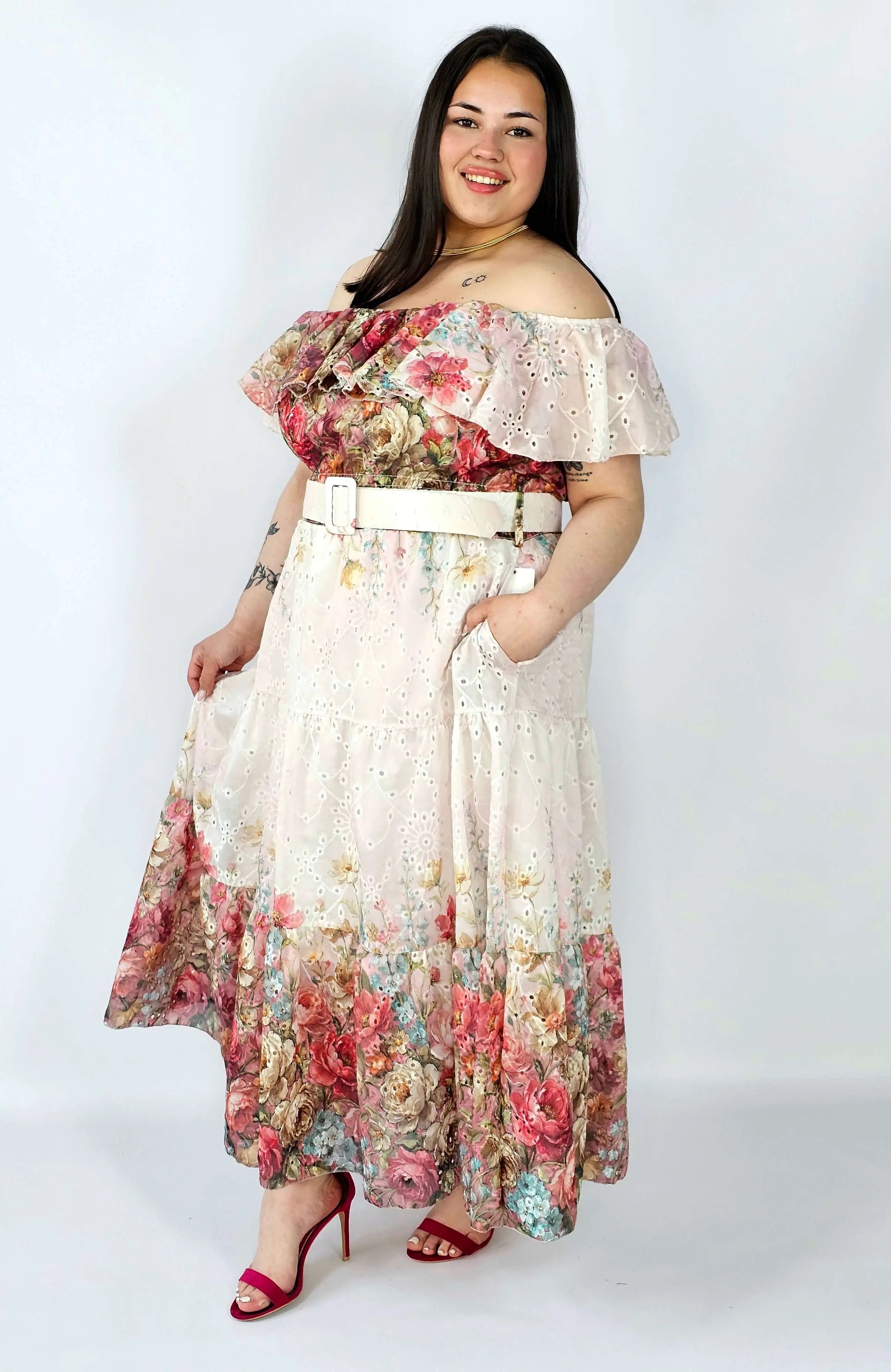 Sukienka hiszpanka plus size haftowana – romantyczna lekkość i styl XXL Stylowa XL