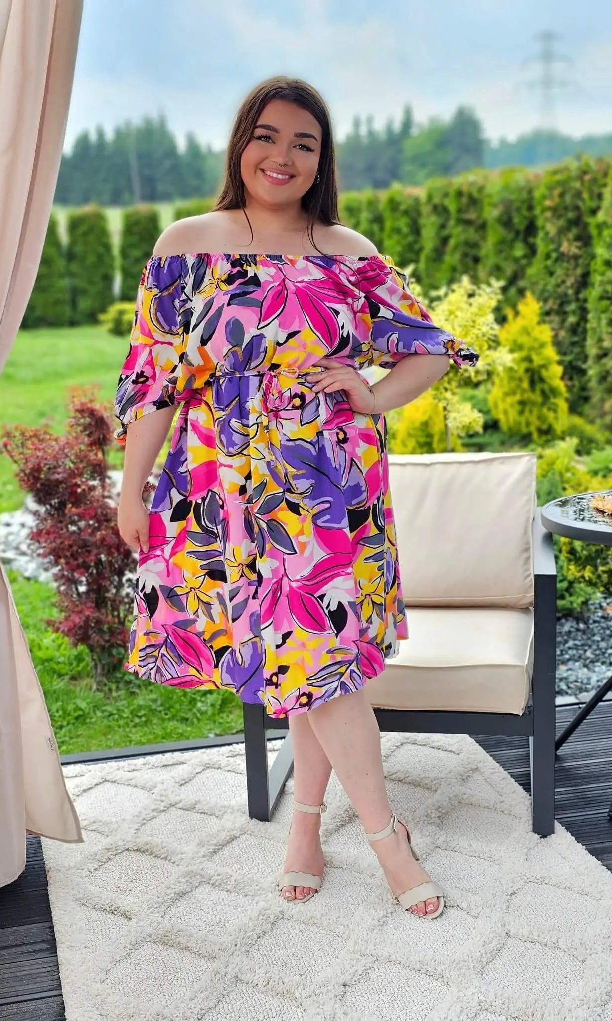 Sukienka hiszpanka z wiązaniami przy rękawie - dwa kolory Stylowa XL