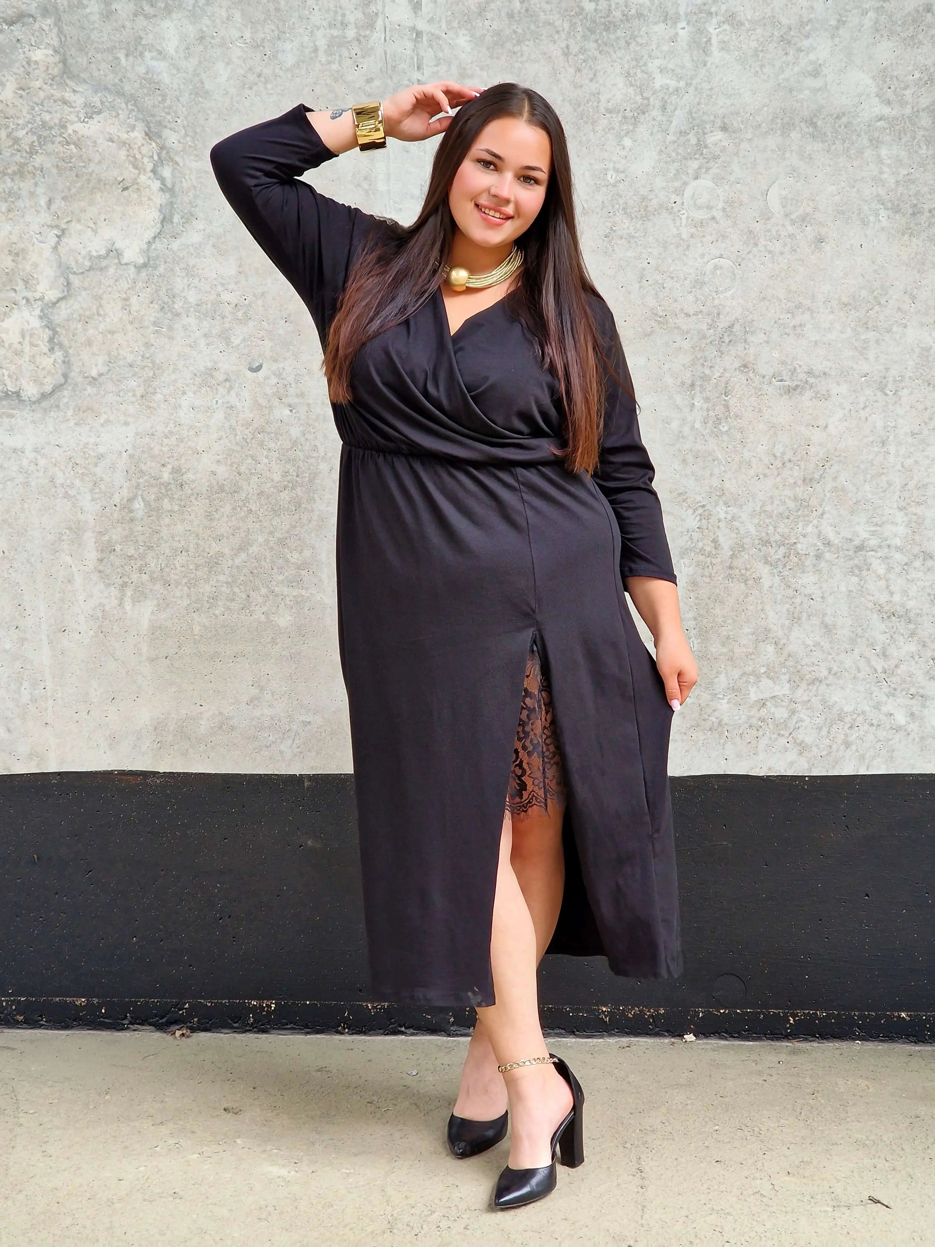 Sukienka kopertowa maxi z koronkową wstawką Stylowa XL