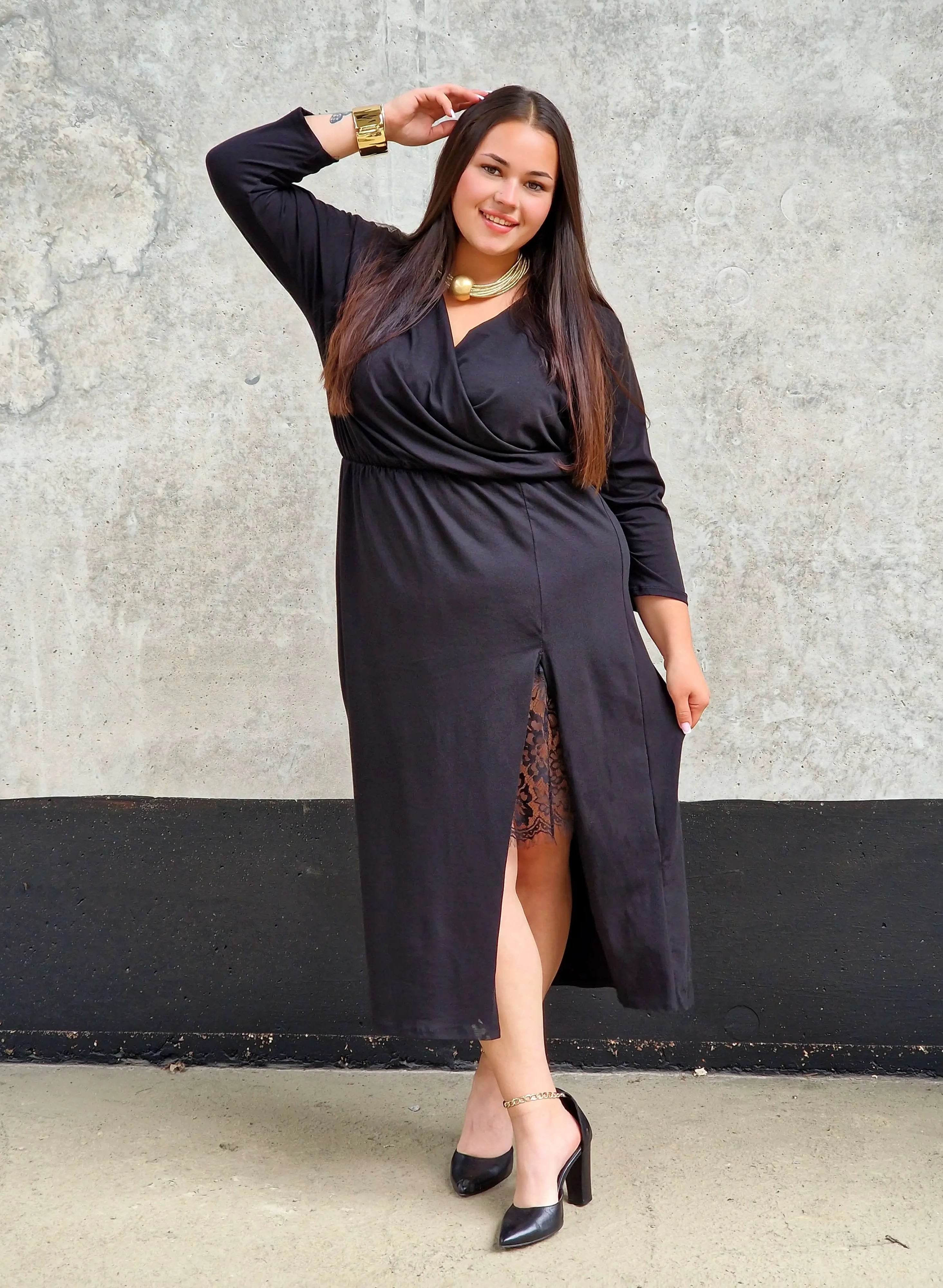 Sukienka kopertowa maxi z koronkową wstawką Stylowa XL