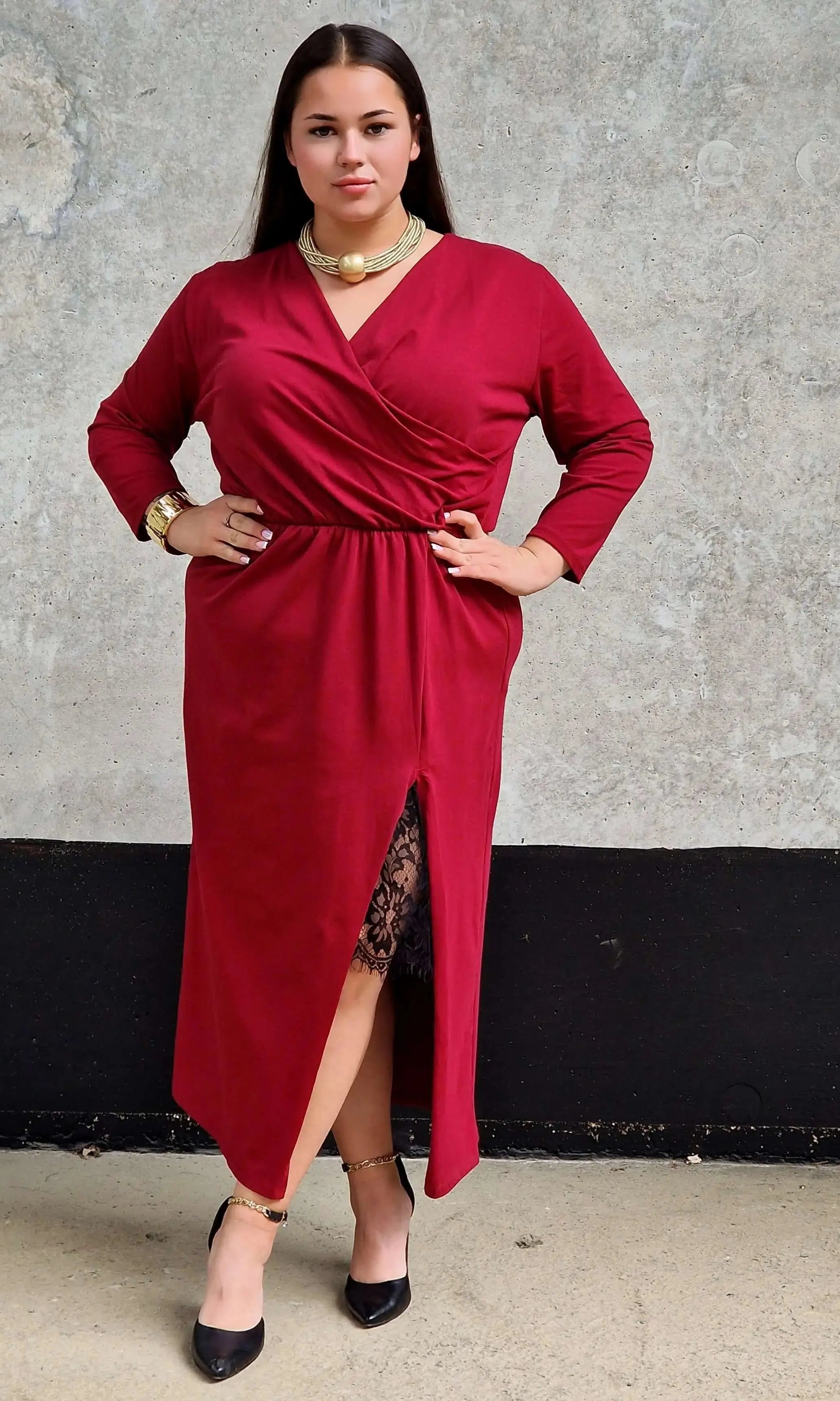 Sukienka kopertowa maxi z koronkową wstawką Stylowa XL