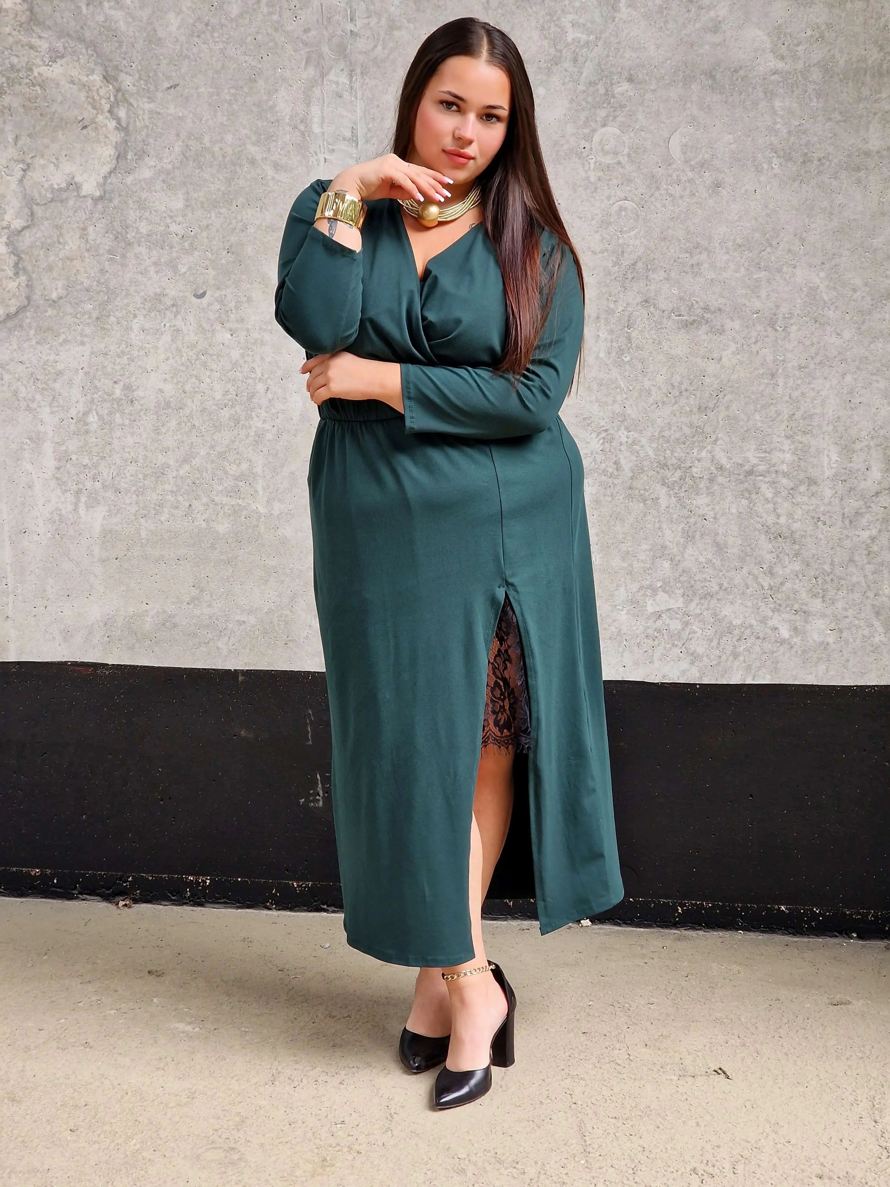 Sukienka kopertowa maxi z koronkową wstawką Stylowa XL