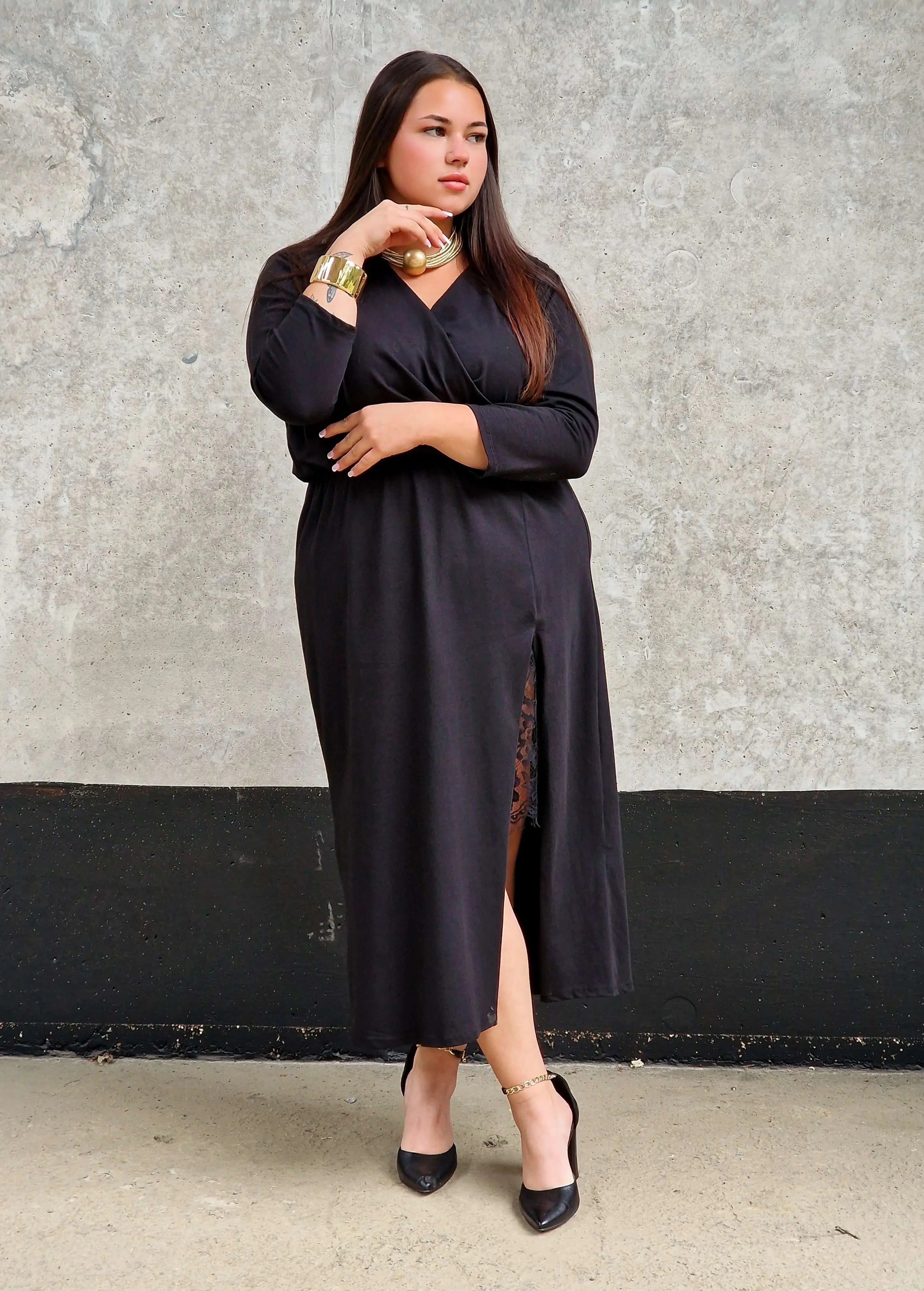 Sukienka kopertowa maxi z koronkową wstawką Stylowa XL