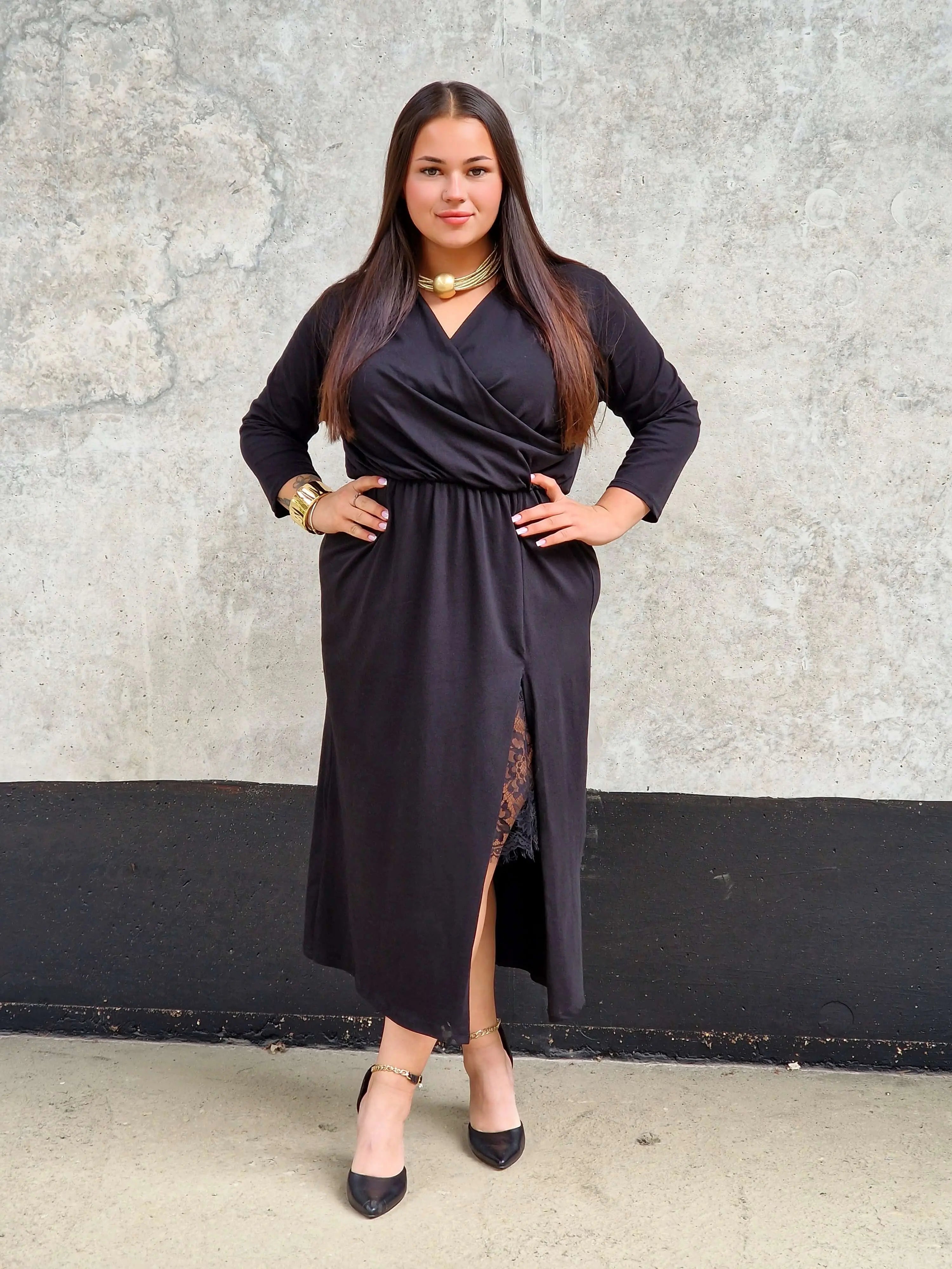 Sukienka kopertowa maxi z koronkową wstawką Stylowa XL