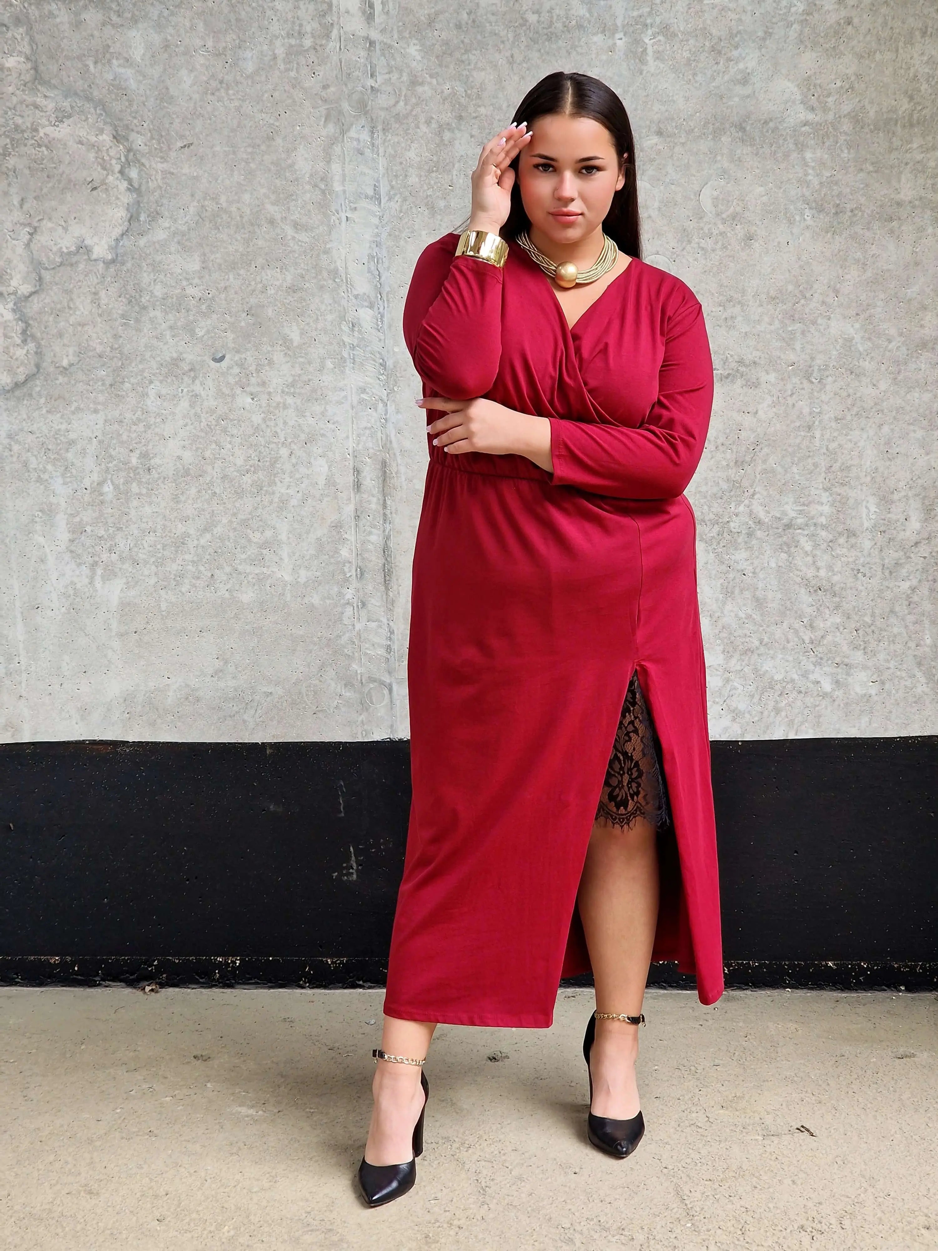 Sukienka kopertowa maxi z koronkową wstawką Stylowa XL