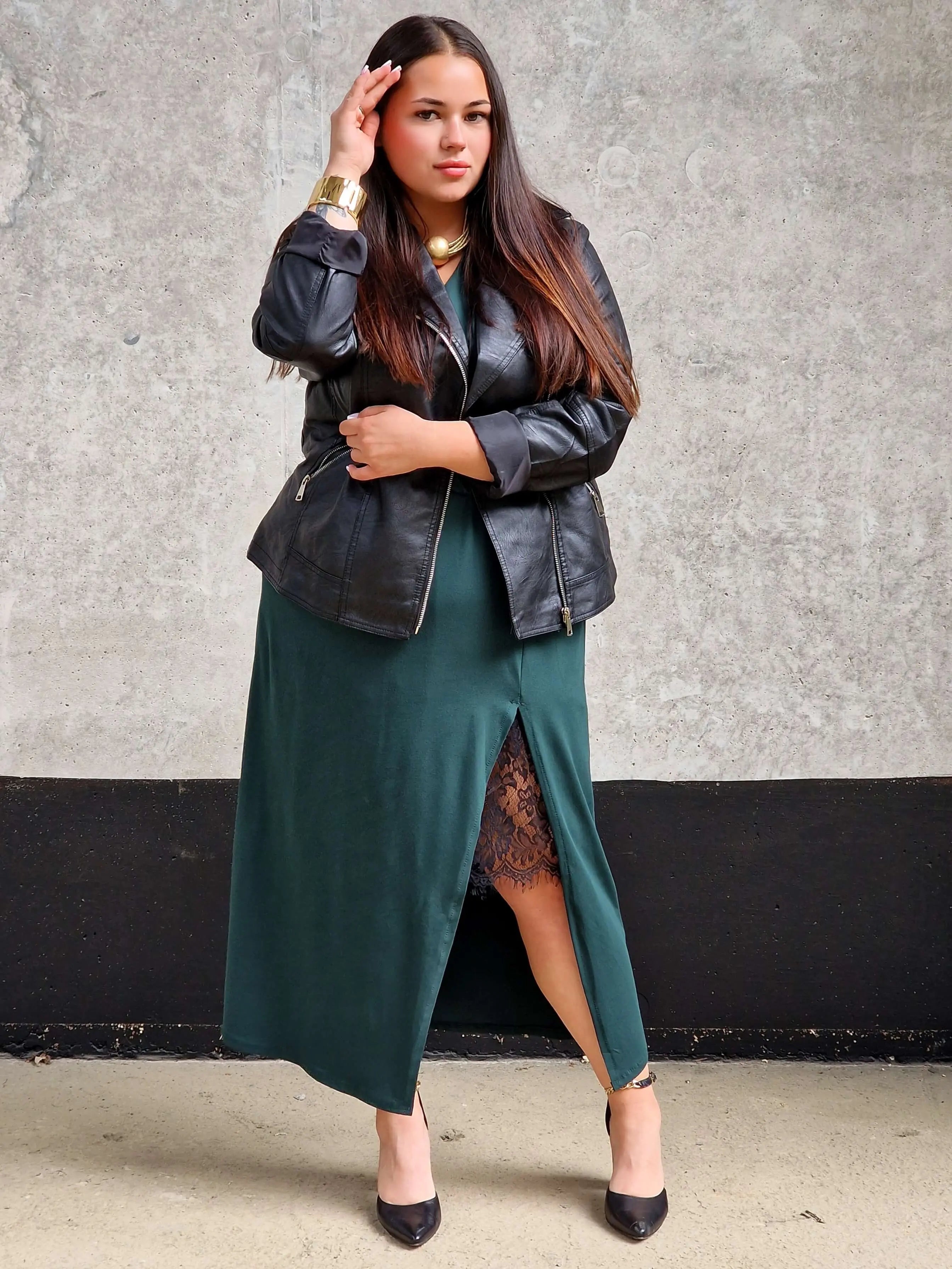 Sukienka kopertowa maxi z koronkową wstawką Stylowa XL