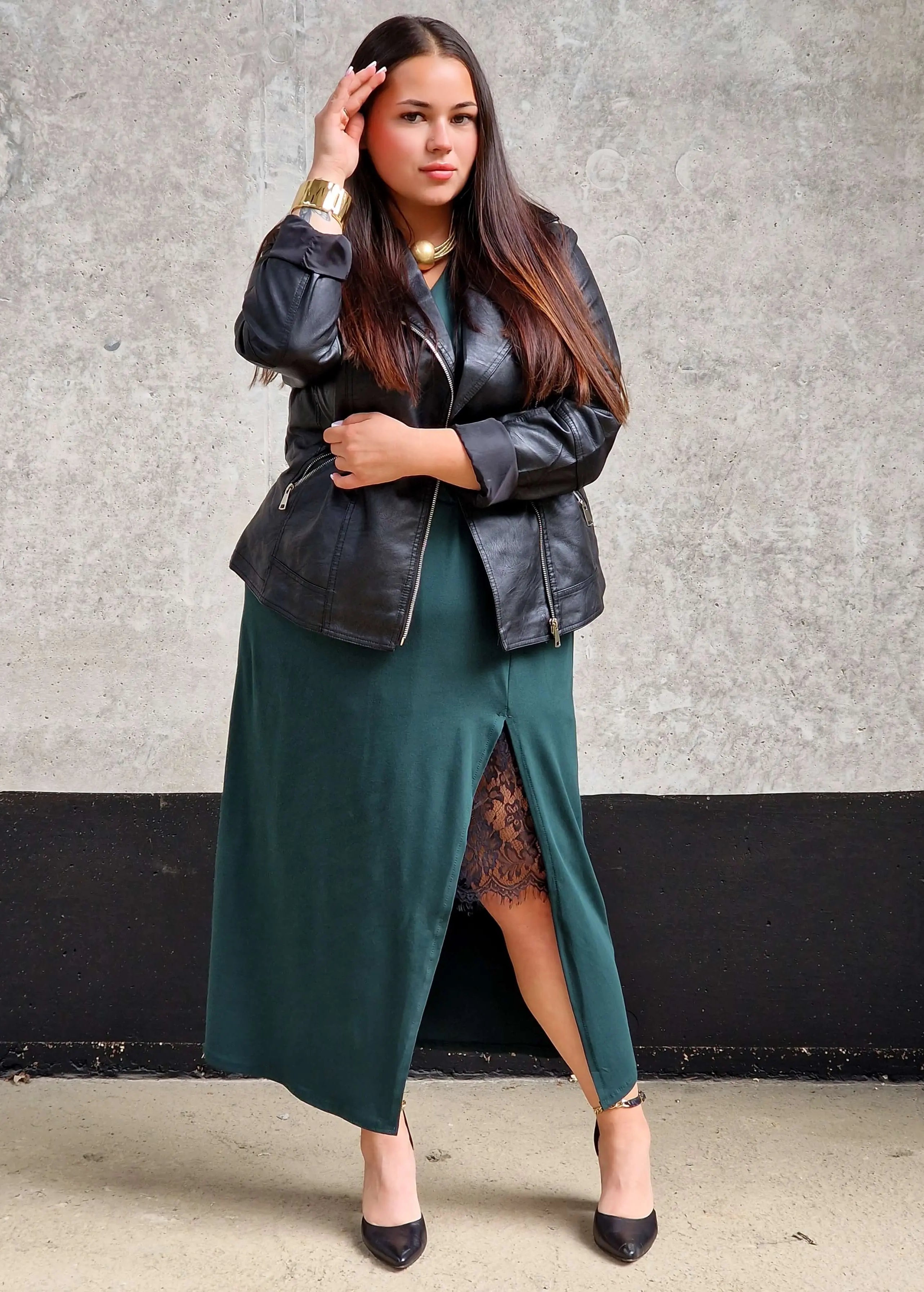 Sukienka kopertowa maxi z koronkową wstawką Stylowa XL