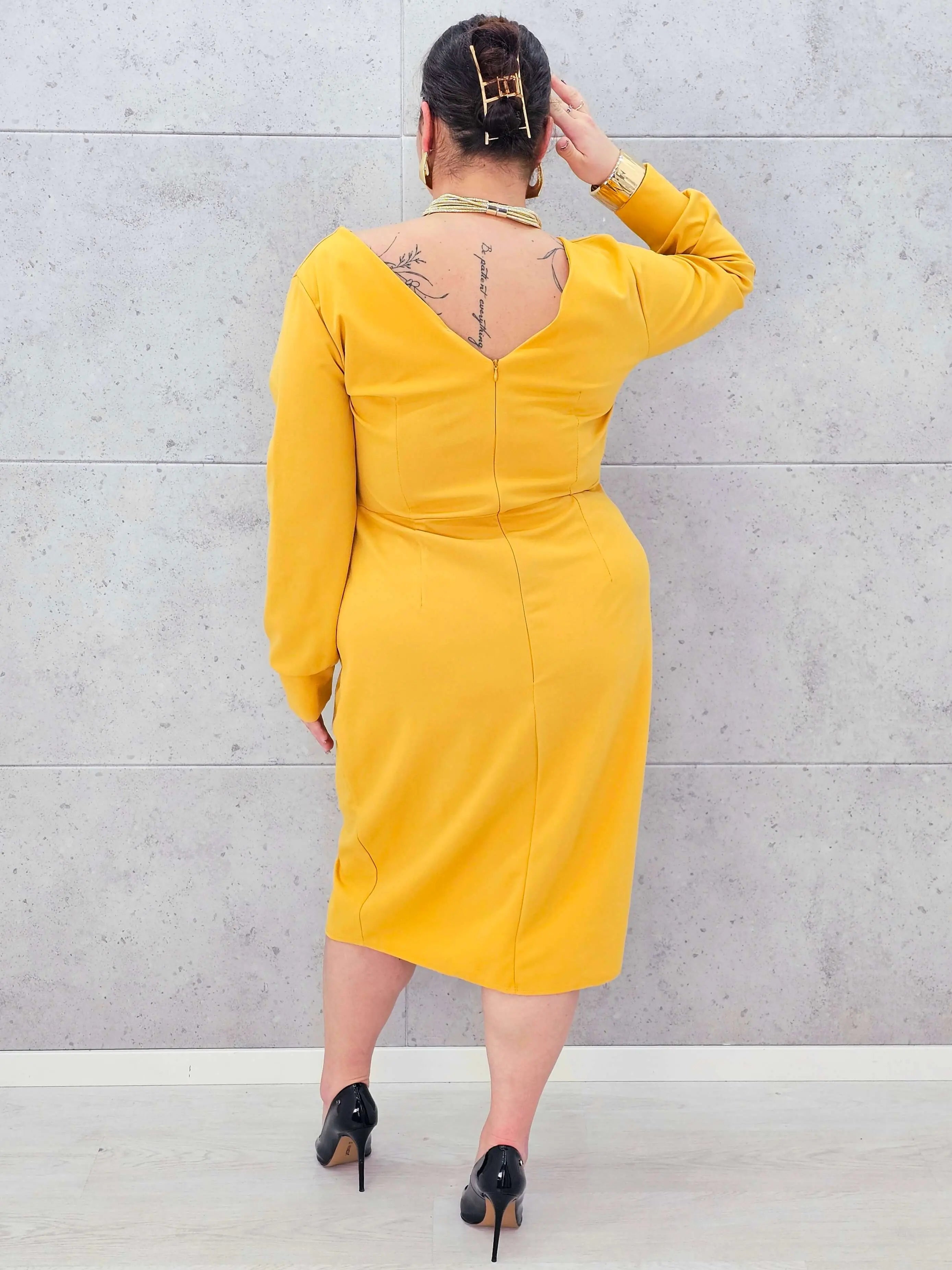 Sukienka kopertowa midi z dekoltem V– moda dla kobiet plus size Stylowa XL