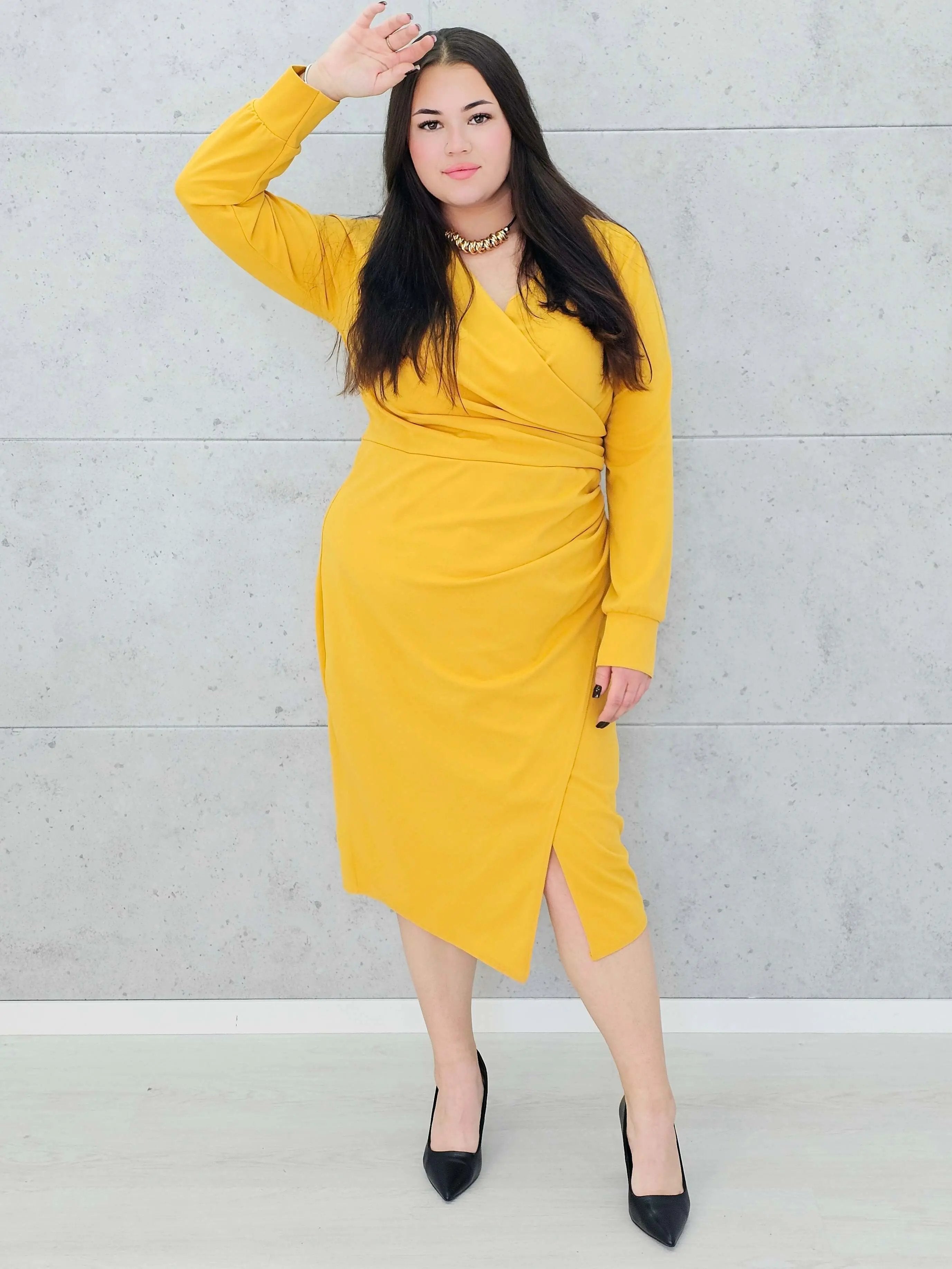 Sukienka kopertowa midi z dekoltem V– moda dla kobiet plus size Stylowa XL