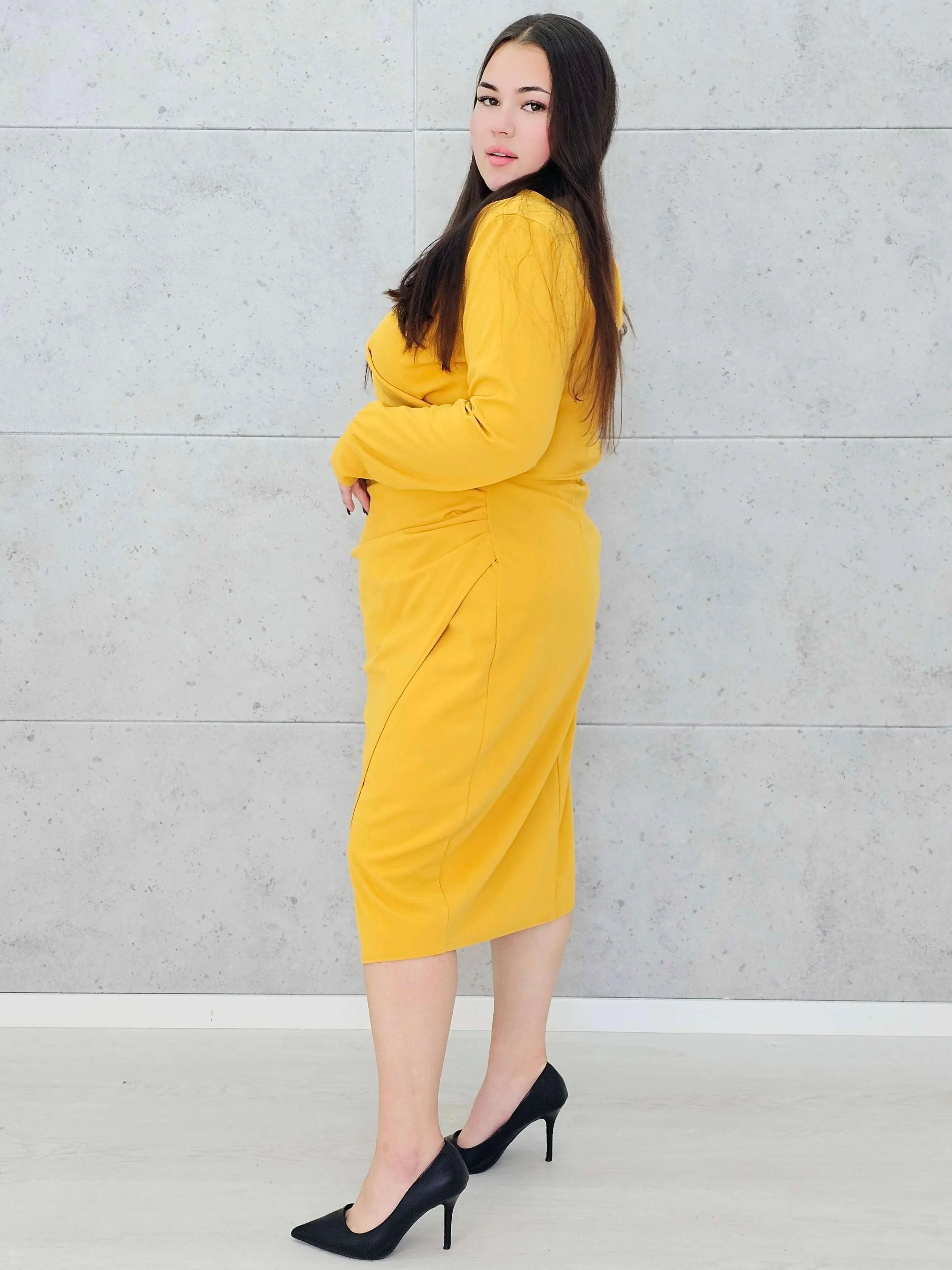 Sukienka kopertowa midi z dekoltem V– moda dla kobiet plus size Stylowa XL