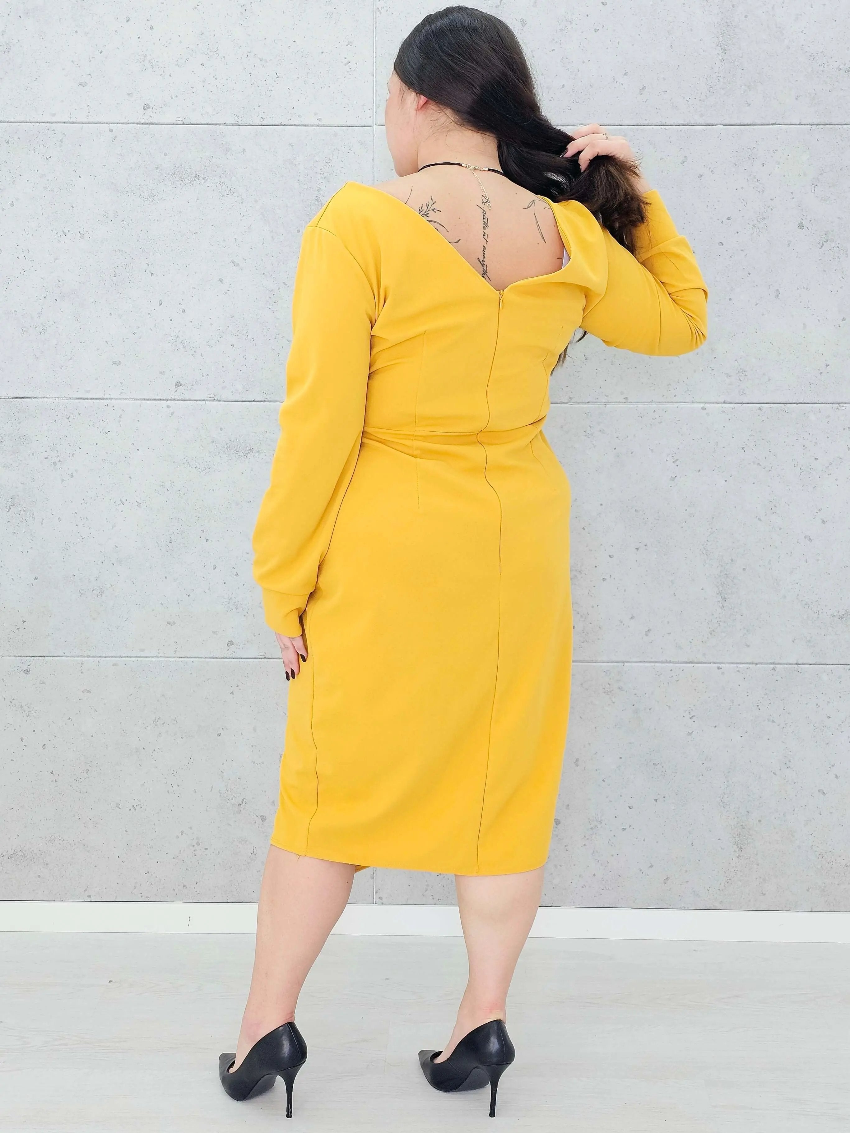 Sukienka kopertowa midi z dekoltem V– moda dla kobiet plus size Stylowa XL