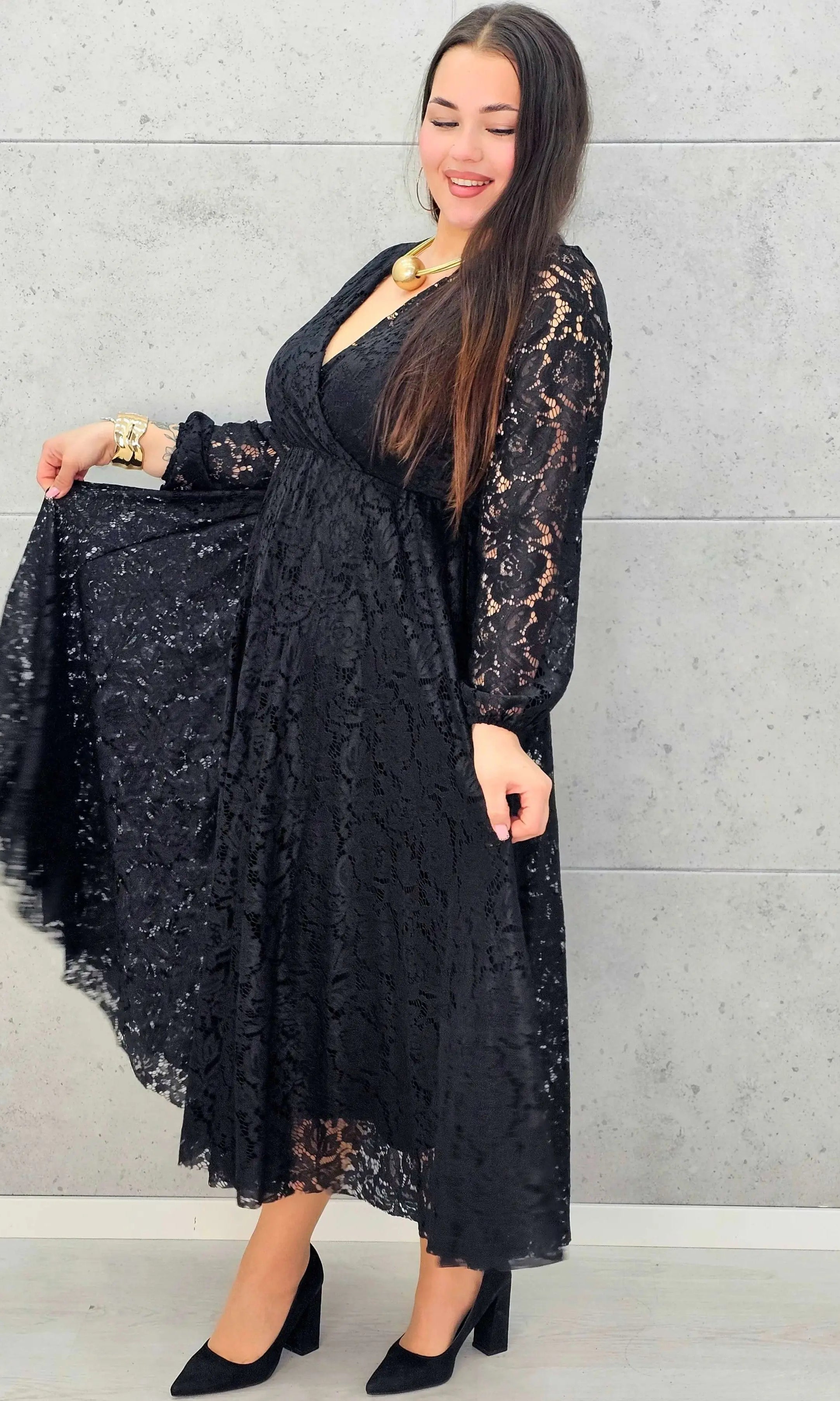 Sukienka koronkowa plus size z kopertowym dekoltem – elegancka midi Stylowa XL - Stylowa XL