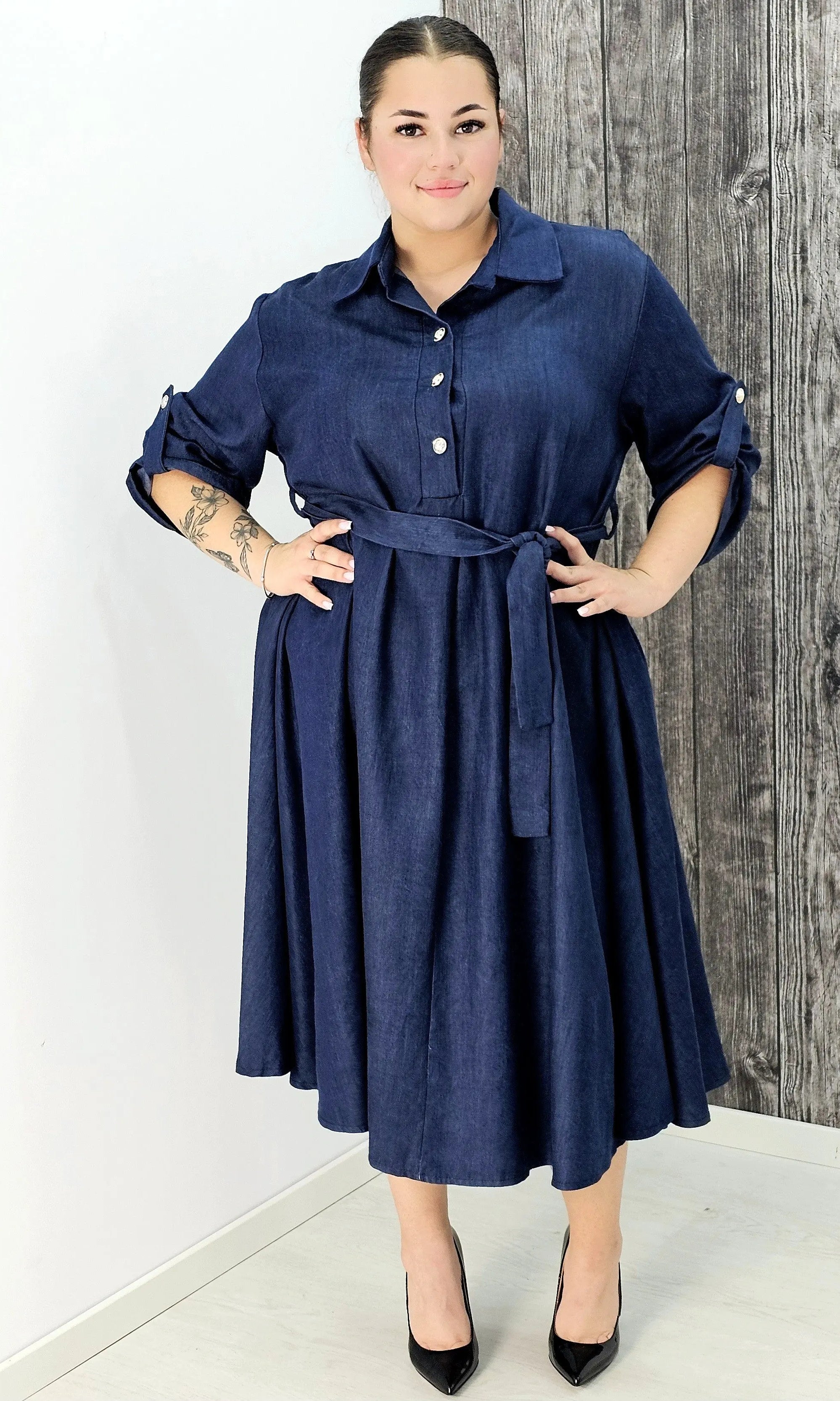Sukienka koszulowa plus size – stylowa, wygodna i idealna na każdą okazję Stylowa XL