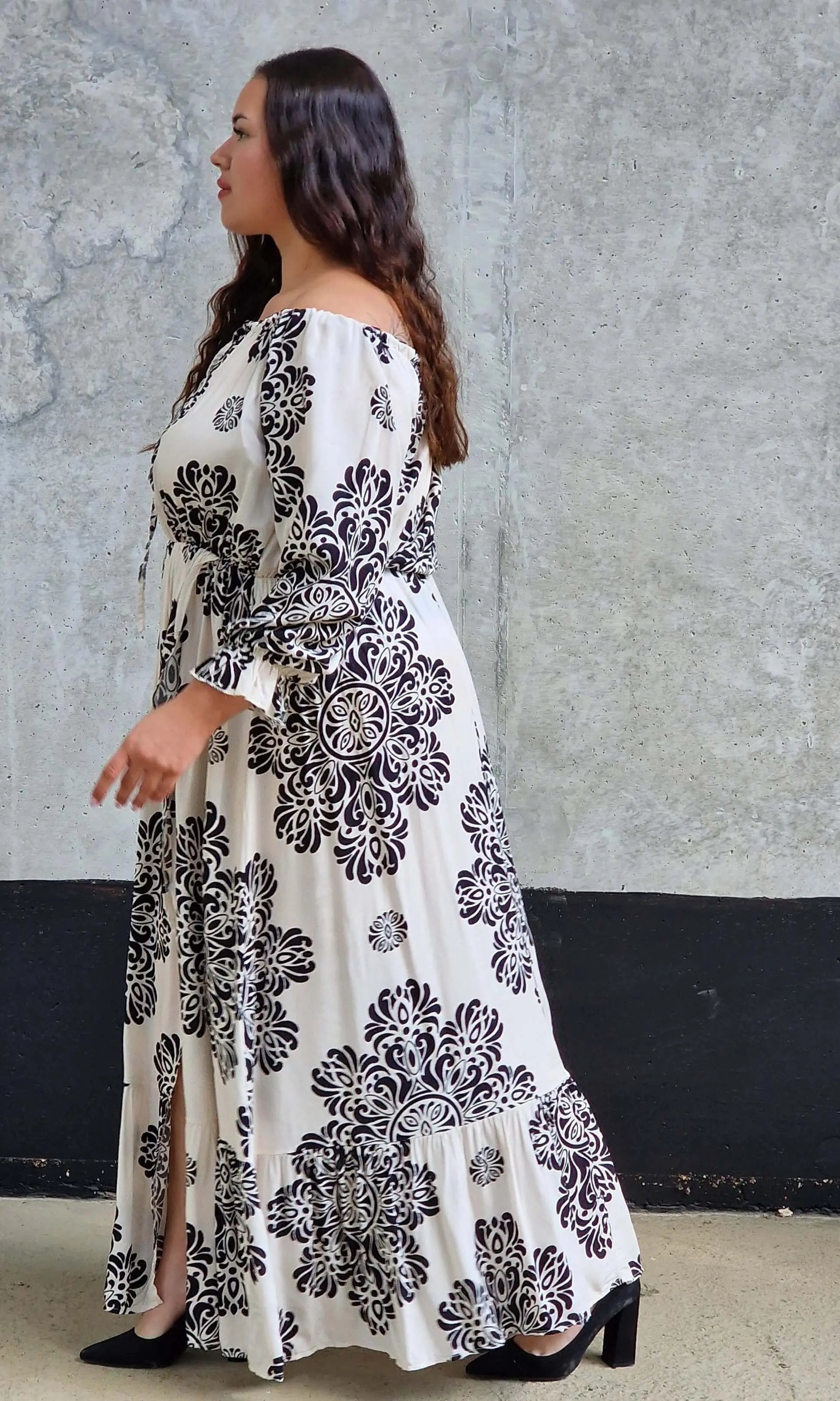 Sukienka maxi hiszpanka z rozcięciem Stylowa XL