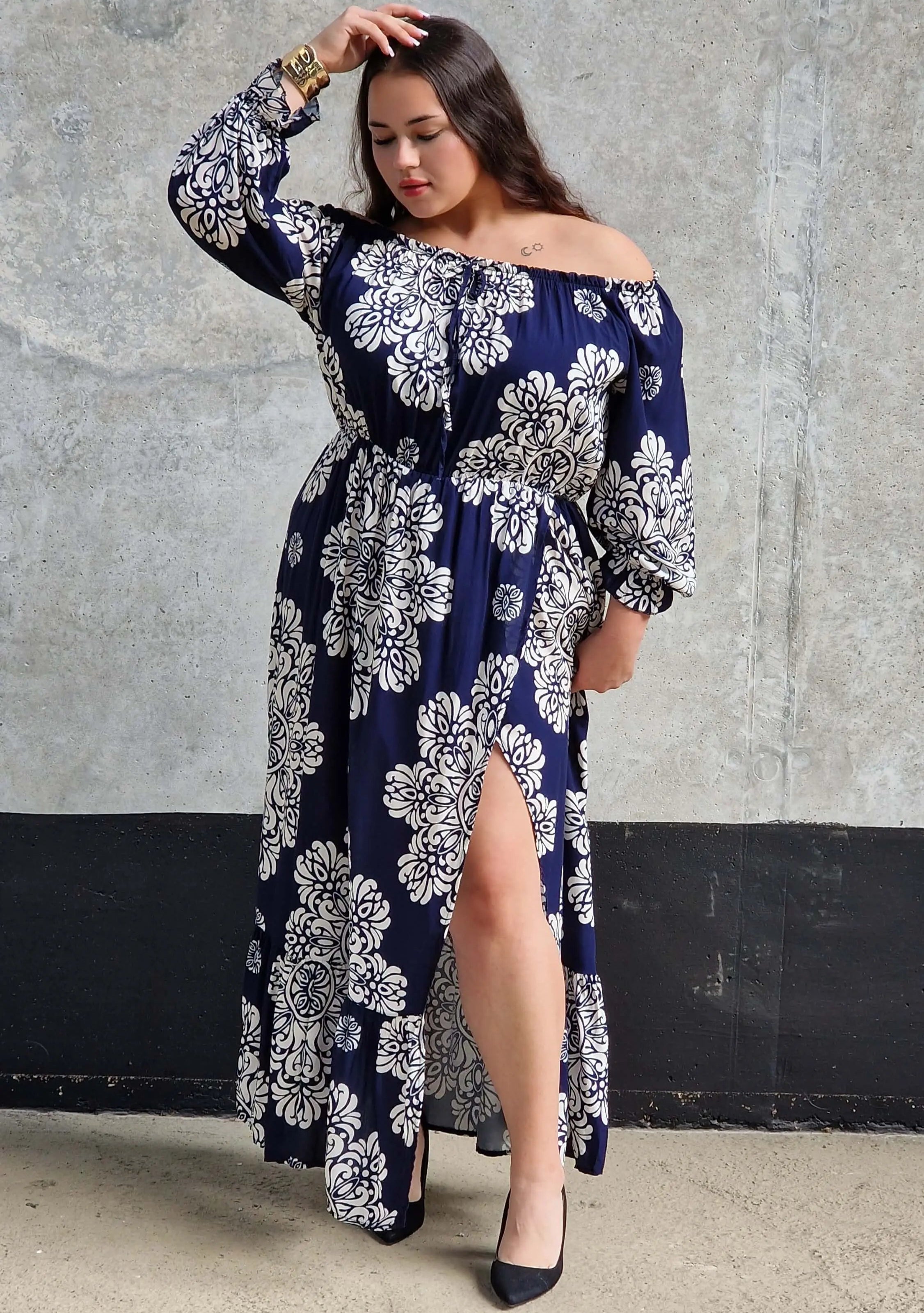 Sukienka maxi hiszpanka z rozcięciem Stylowa XL