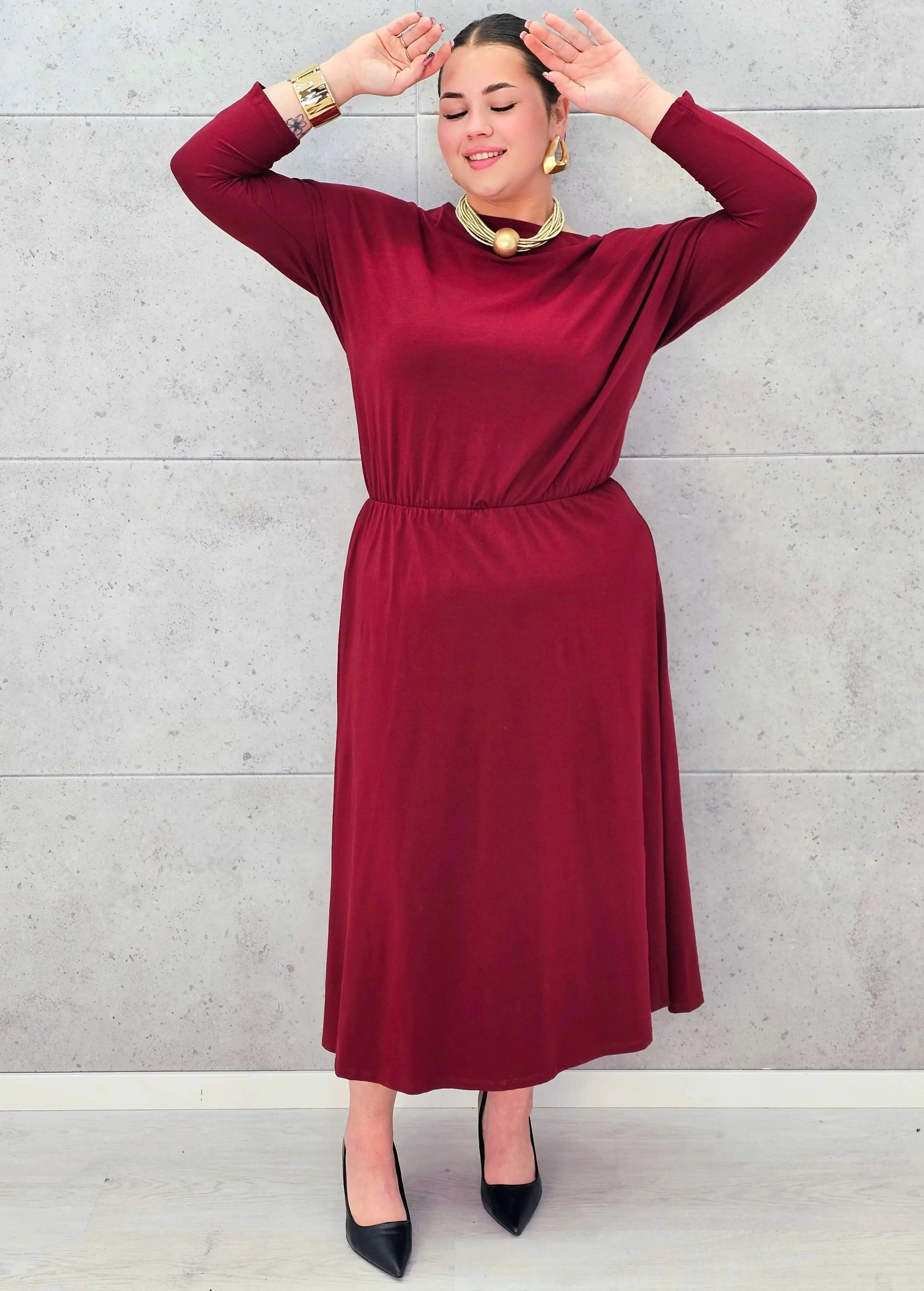 Sukienka maxi plus size – elegancja w nowoczesnym wydaniu Stylowa XL