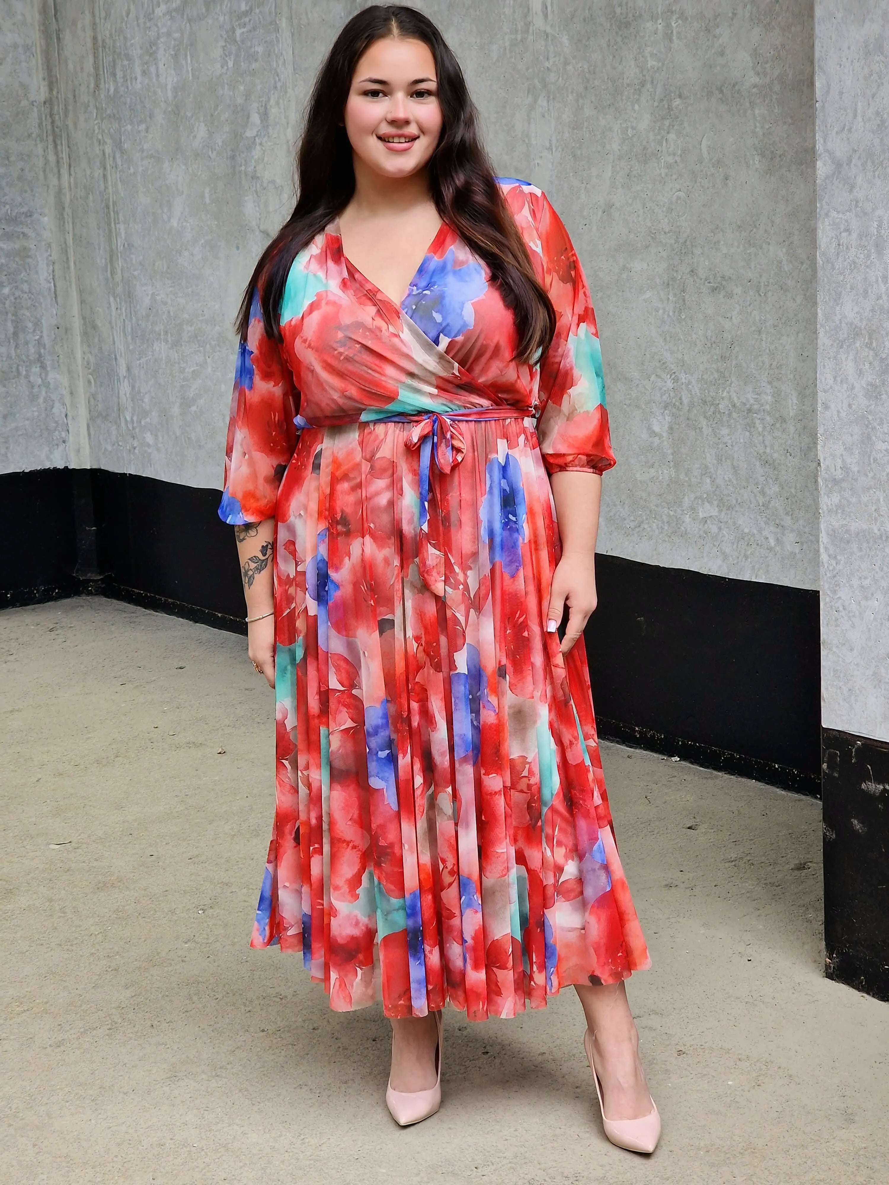 Sukienka maxi plus size – elegancka, zwiewna i kobieca sukienka XXL na każdą okazję Stylowa XL