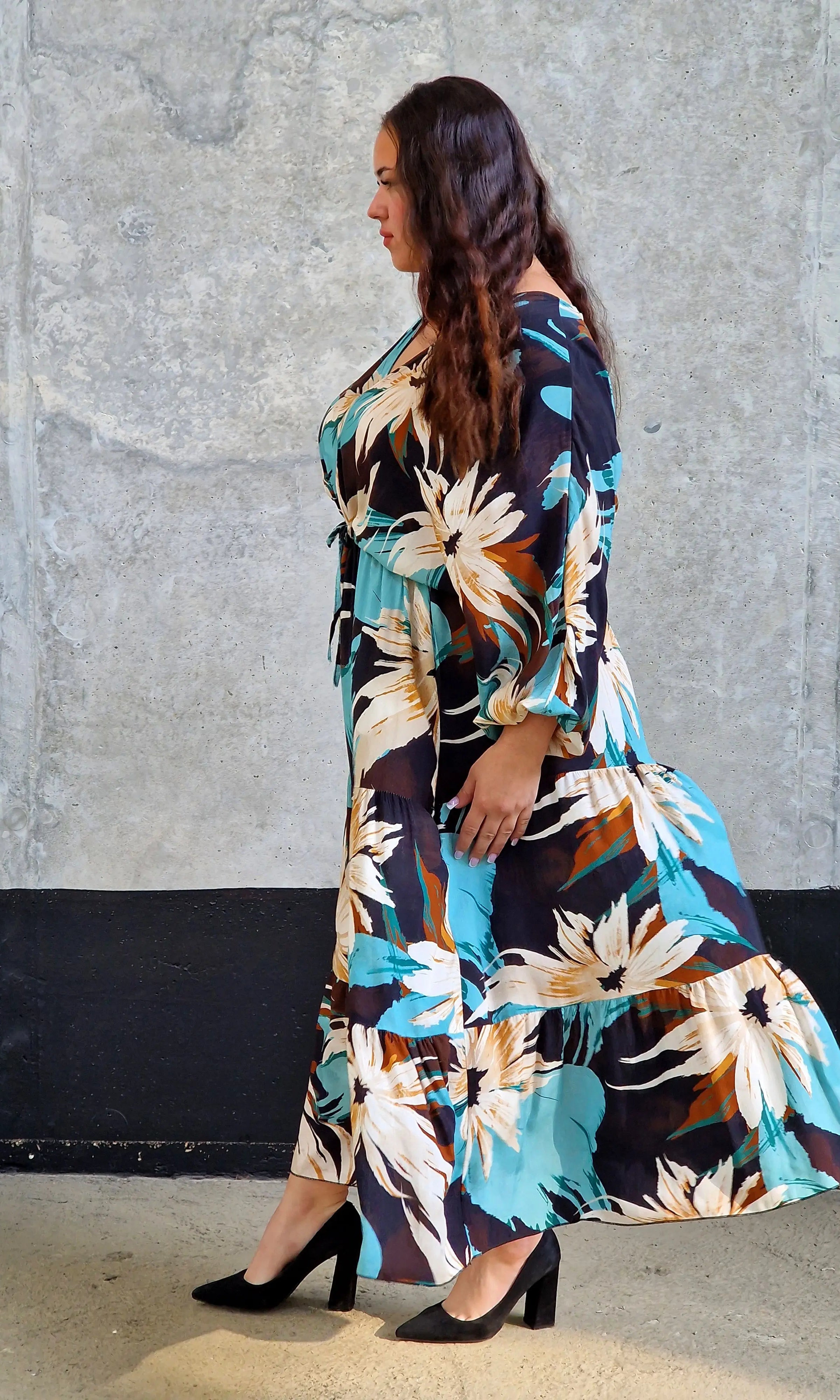 Sukienka maxi plus size w kwiatowy wzór-wygodna i kobieca Stylowa XL