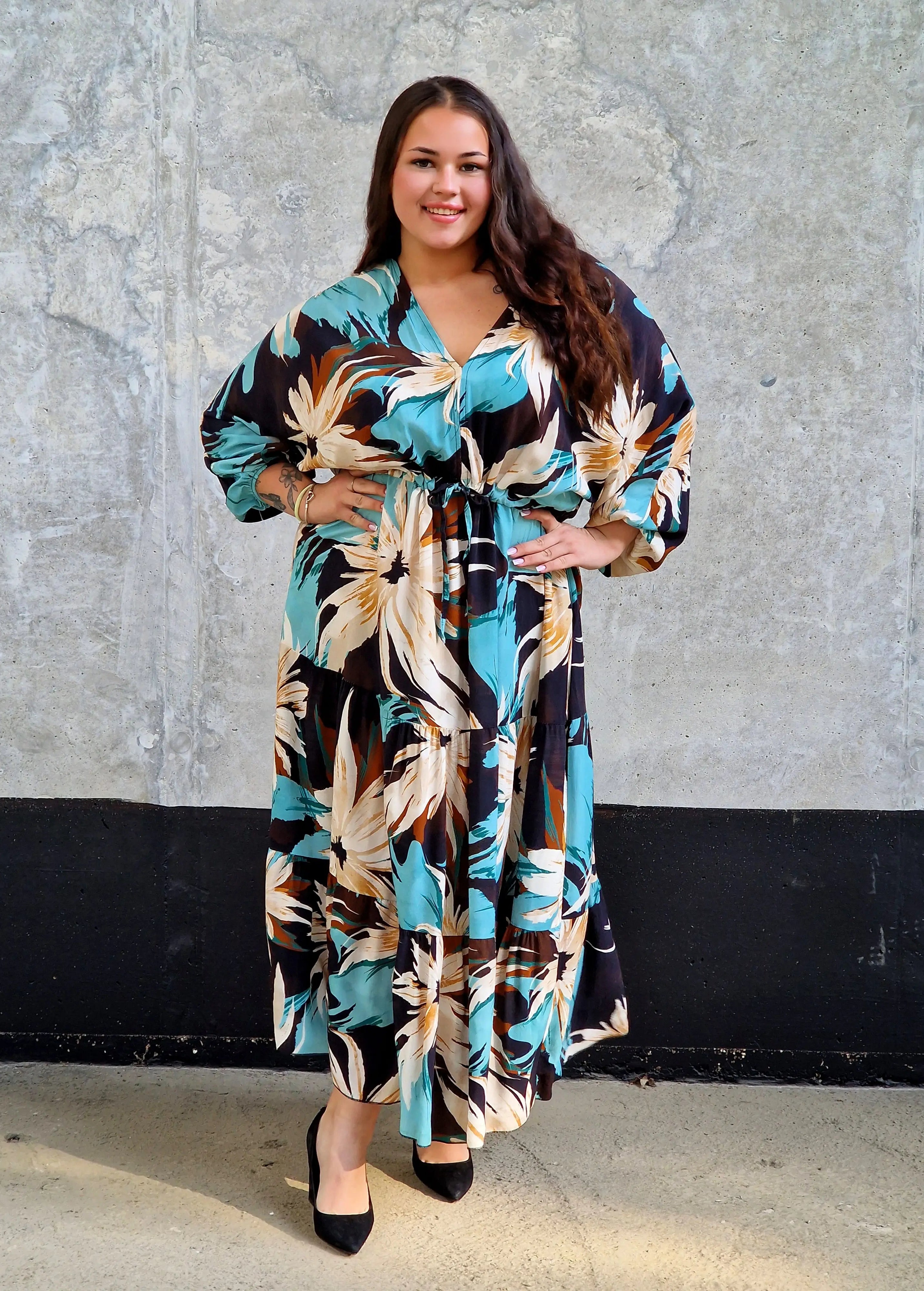 Sukienka maxi plus size w kwiatowy wzór-wygodna i kobieca Stylowa XL