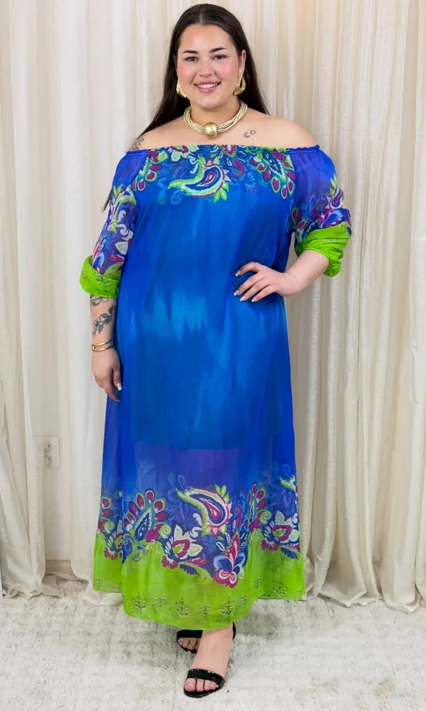 Sukienka maxi w artystycznym wydaniu Stylowa XL