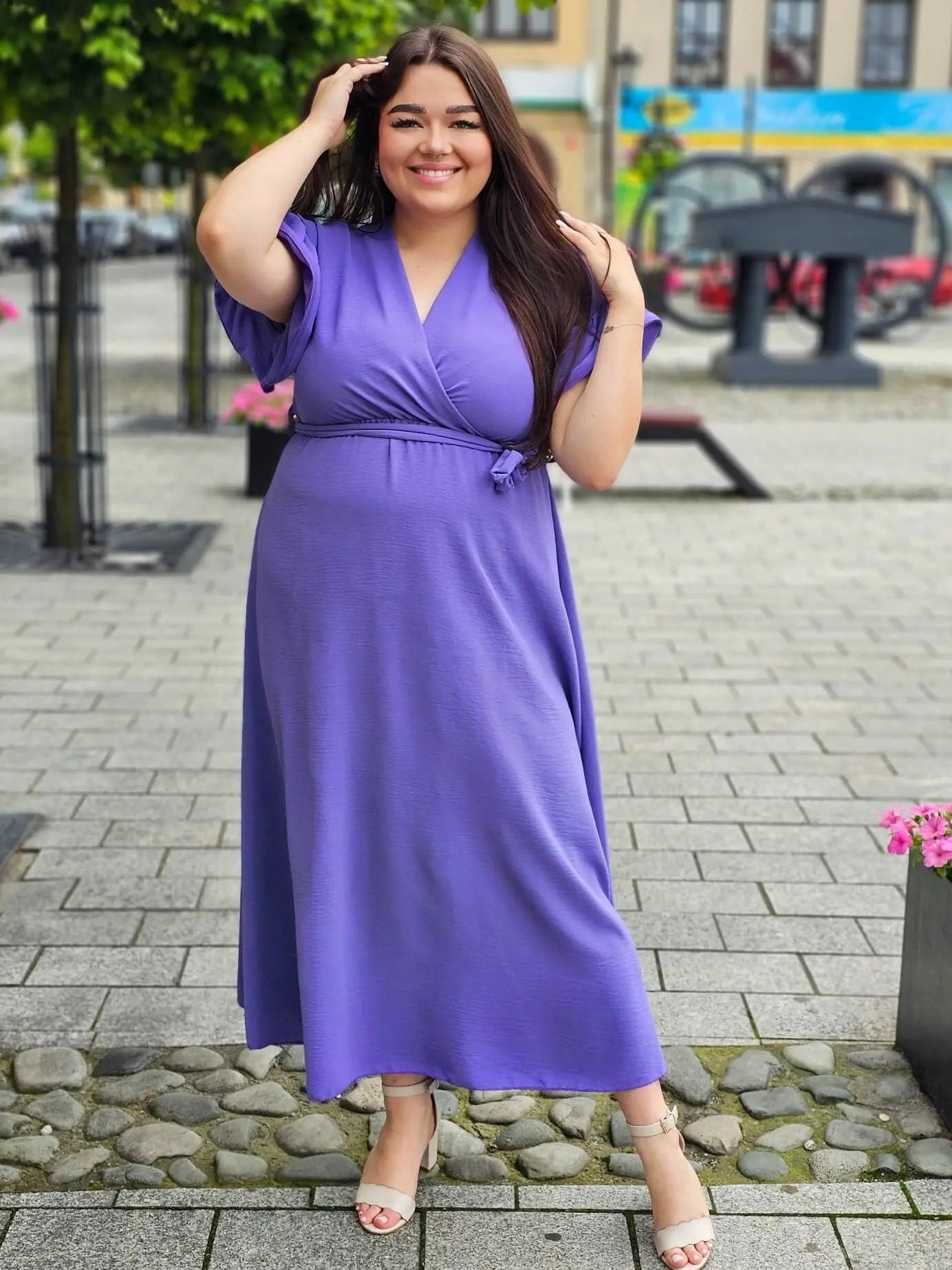 Sukienka maxi z falbankowym rękawkiem Stylowa XL